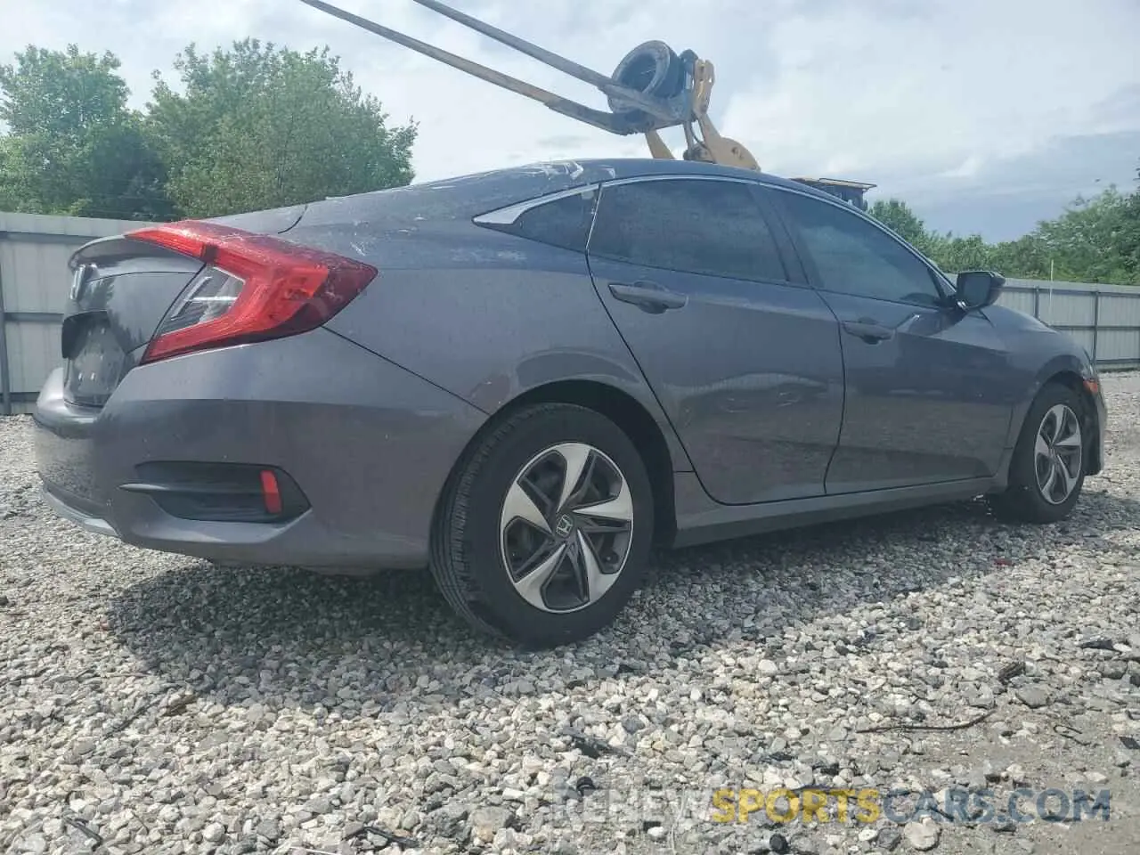 3 Фотография поврежденного автомобиля 19XFC2F65KE030081 HONDA CIVIC 2019