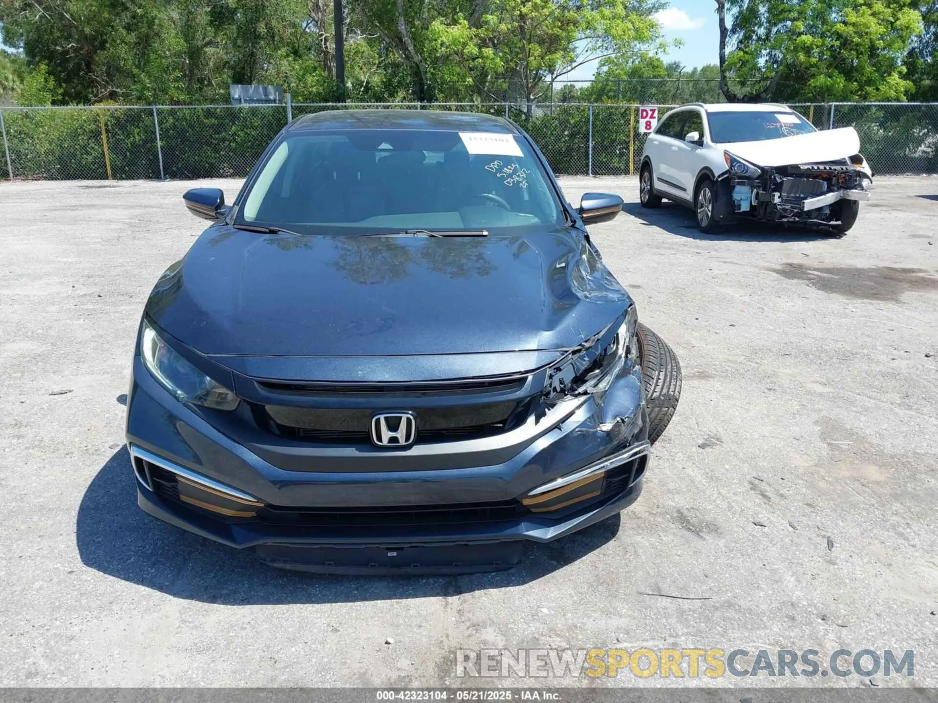 12 Фотография поврежденного автомобиля 19XFC2F65KE038312 HONDA CIVIC 2019