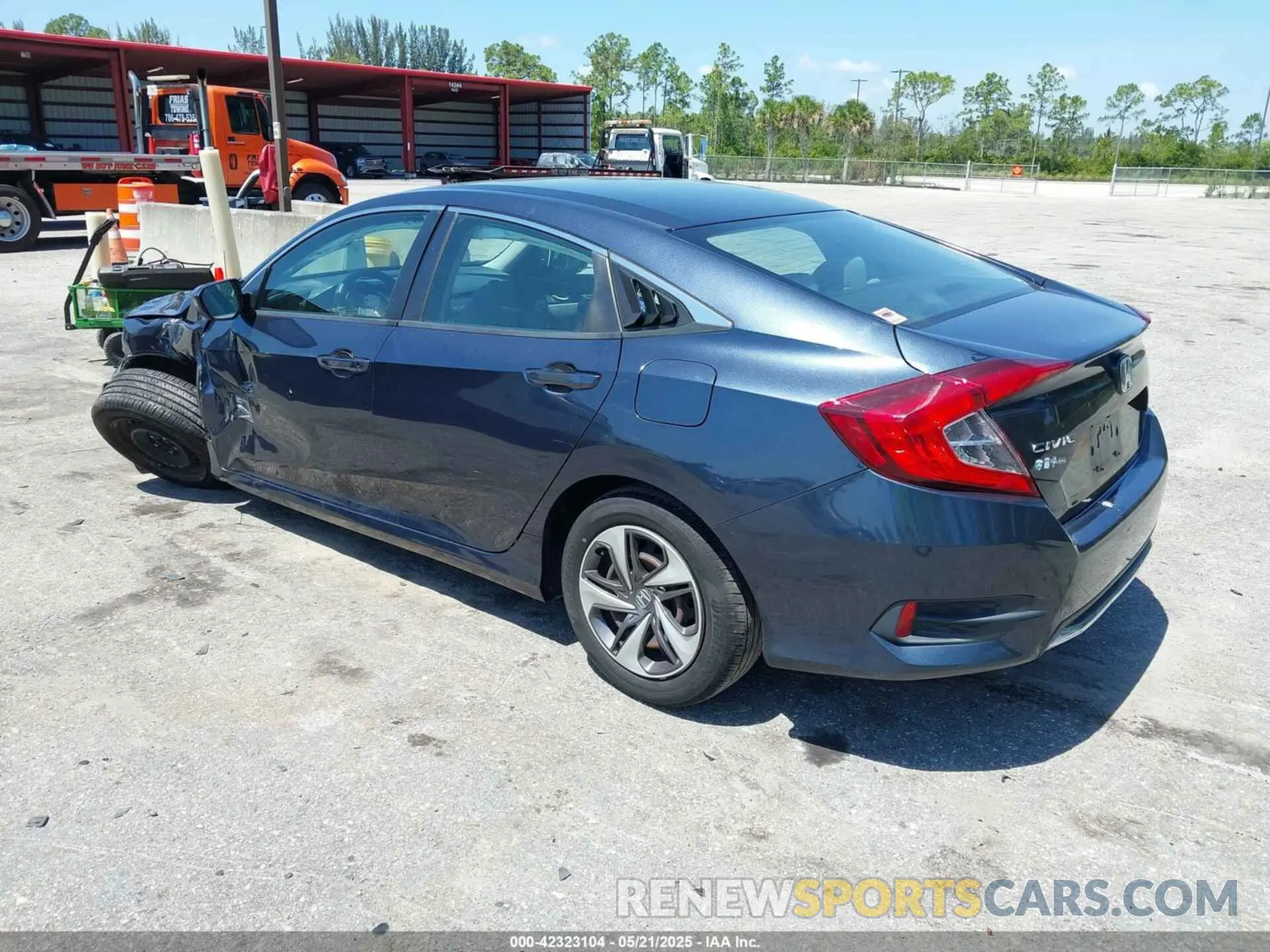 3 Фотография поврежденного автомобиля 19XFC2F65KE038312 HONDA CIVIC 2019