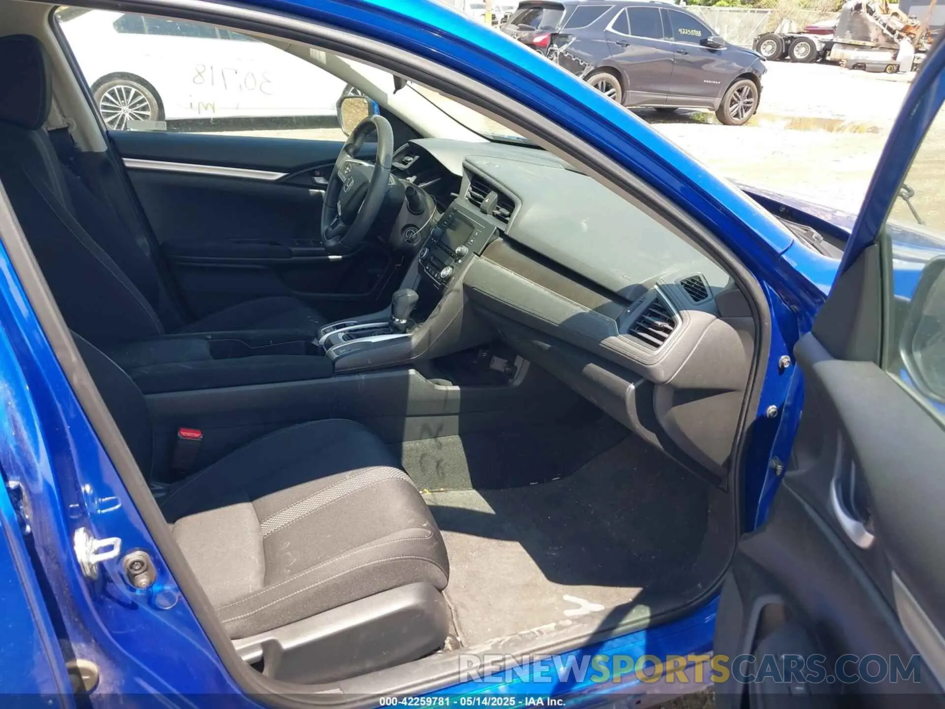5 Photograph of a damaged car 19XFC2F66KE031966 HONDA CIVIC 2019