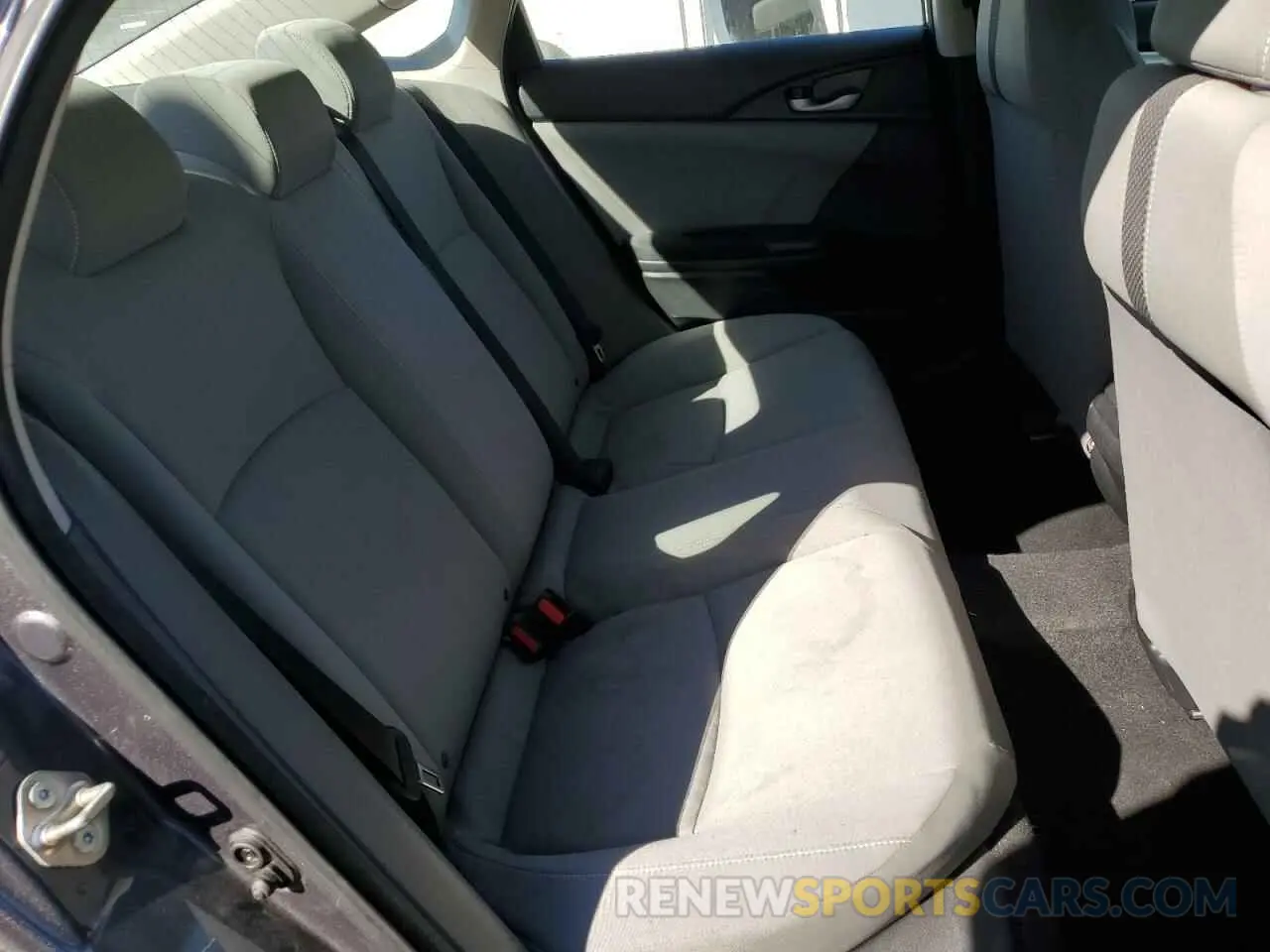 10 Photograph of a damaged car 19XFC2F67KE027473 HONDA CIVIC 2019