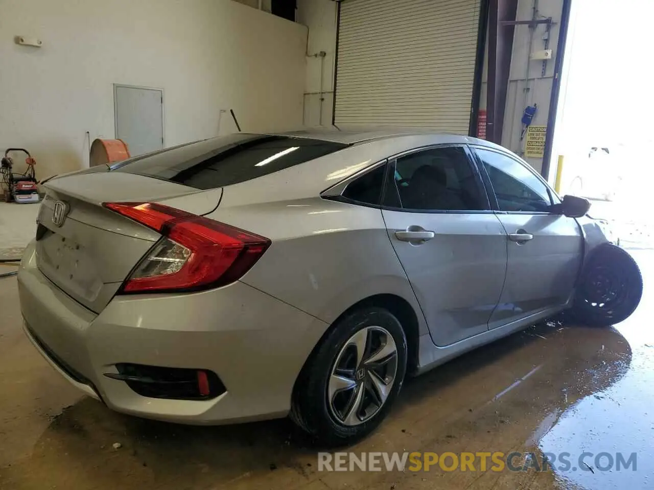 3 Photograph of a damaged car 19XFC2F68KE011783 HONDA CIVIC 2019