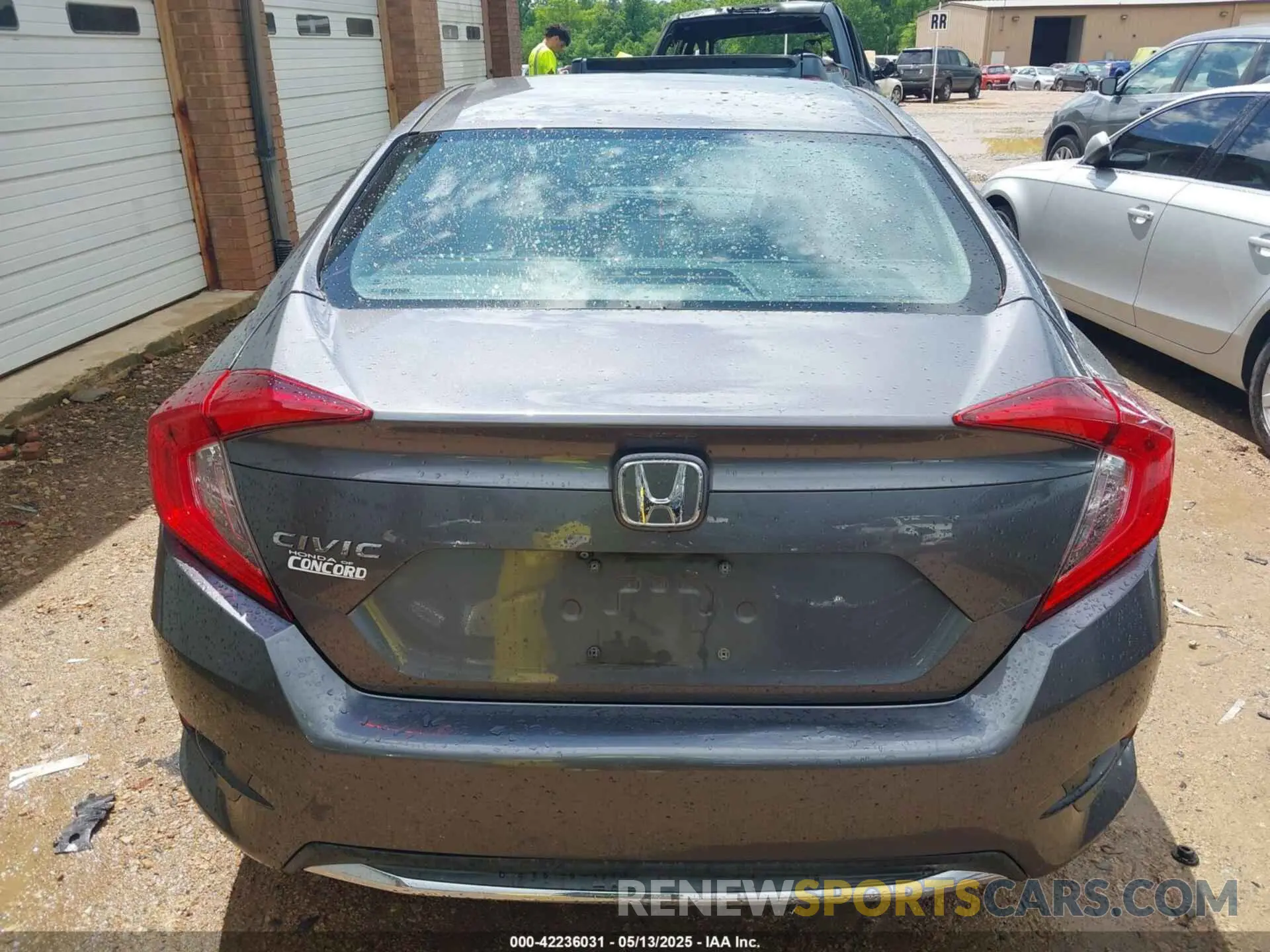 16 Photograph of a damaged car 19XFC2F68KE029927 HONDA CIVIC 2019