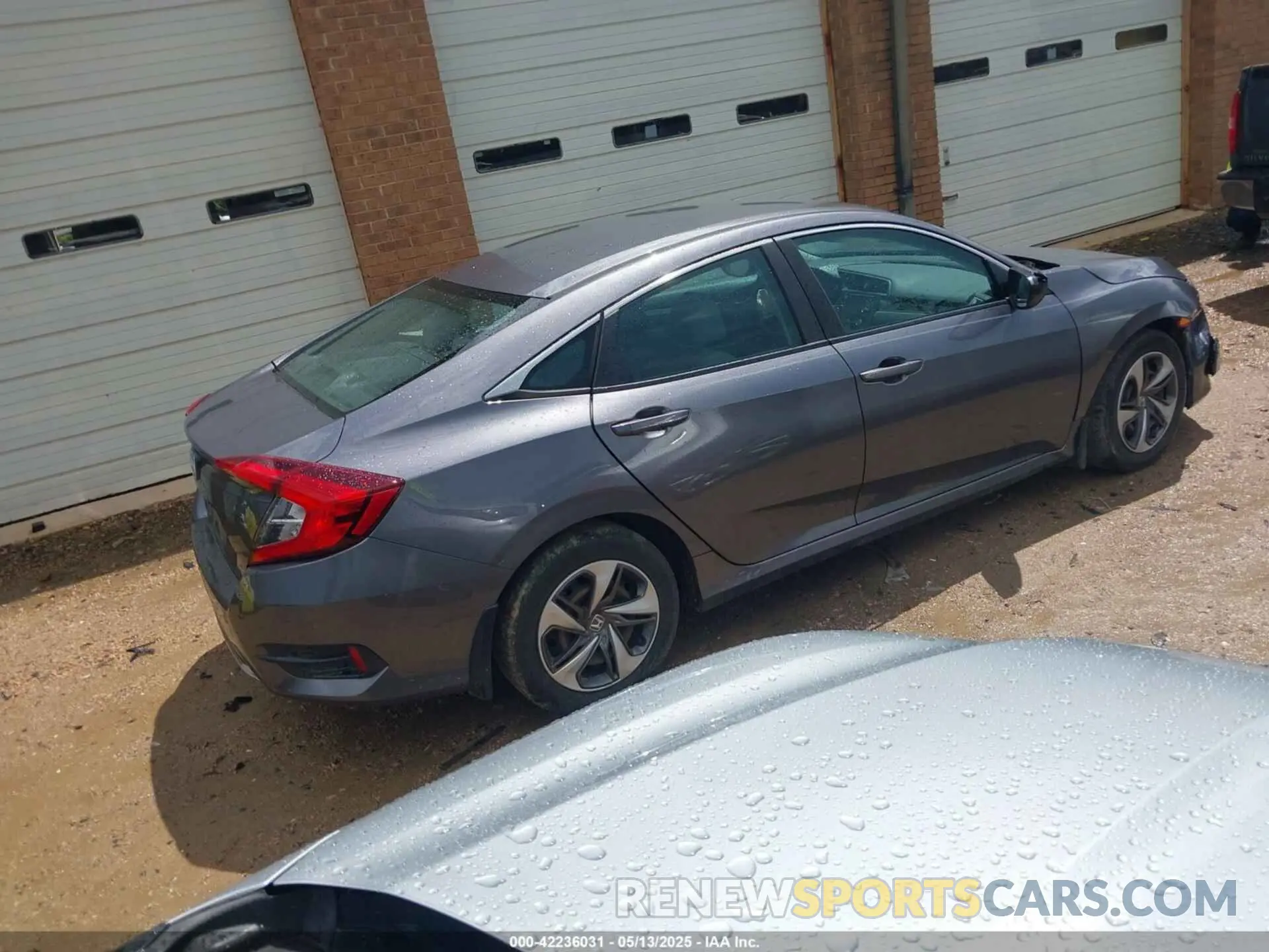 4 Photograph of a damaged car 19XFC2F68KE029927 HONDA CIVIC 2019