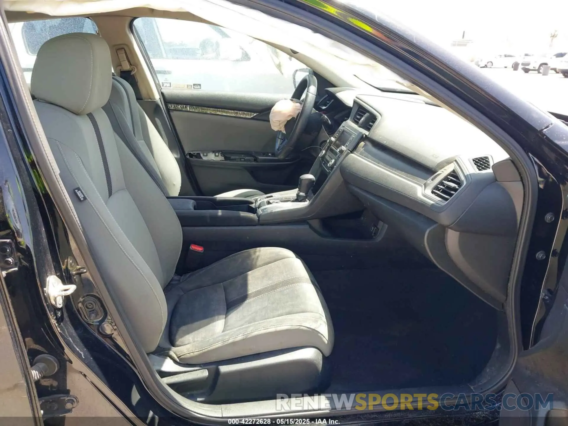 5 Фотография поврежденного автомобиля 19XFC2F68KE213829 HONDA CIVIC 2019