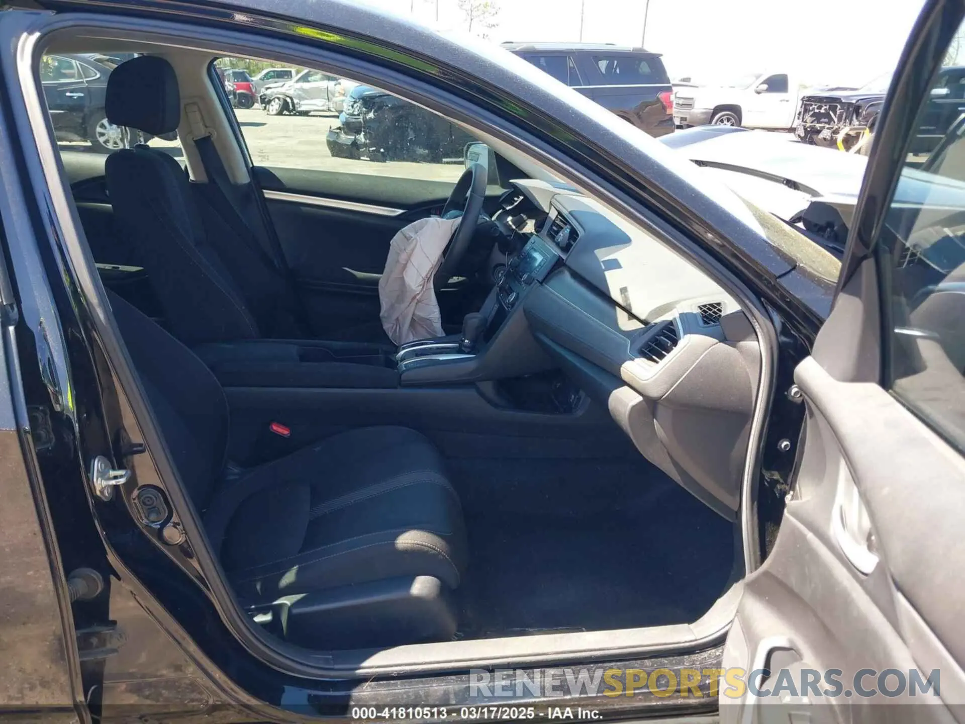 5 Photograph of a damaged car 19XFC2F69KE047045 HONDA CIVIC 2019