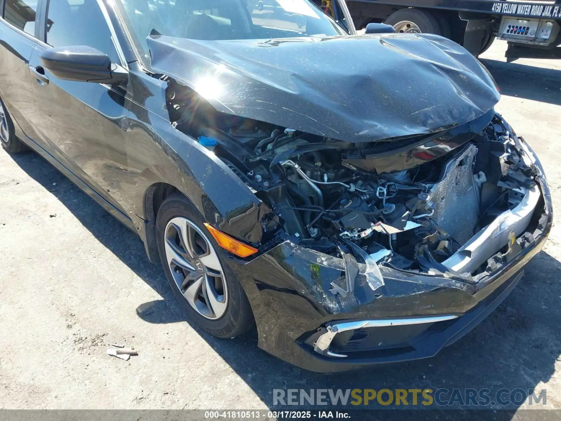 6 Photograph of a damaged car 19XFC2F69KE047045 HONDA CIVIC 2019