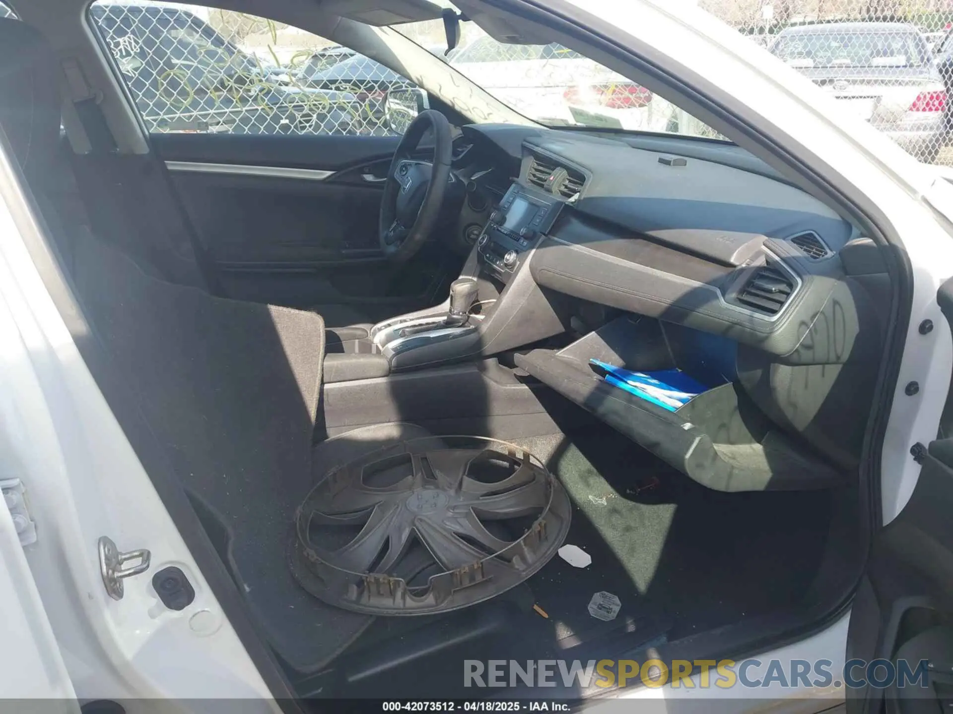 5 Фотография поврежденного автомобиля 19XFC2F6XKE006228 HONDA CIVIC 2019