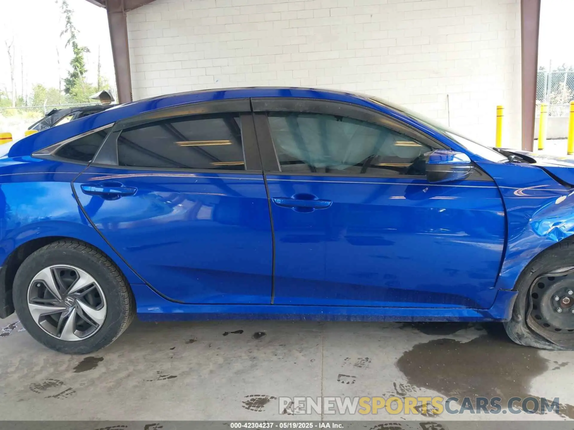 13 Photograph of a damaged car 19XFC2F6XKE007850 HONDA CIVIC 2019