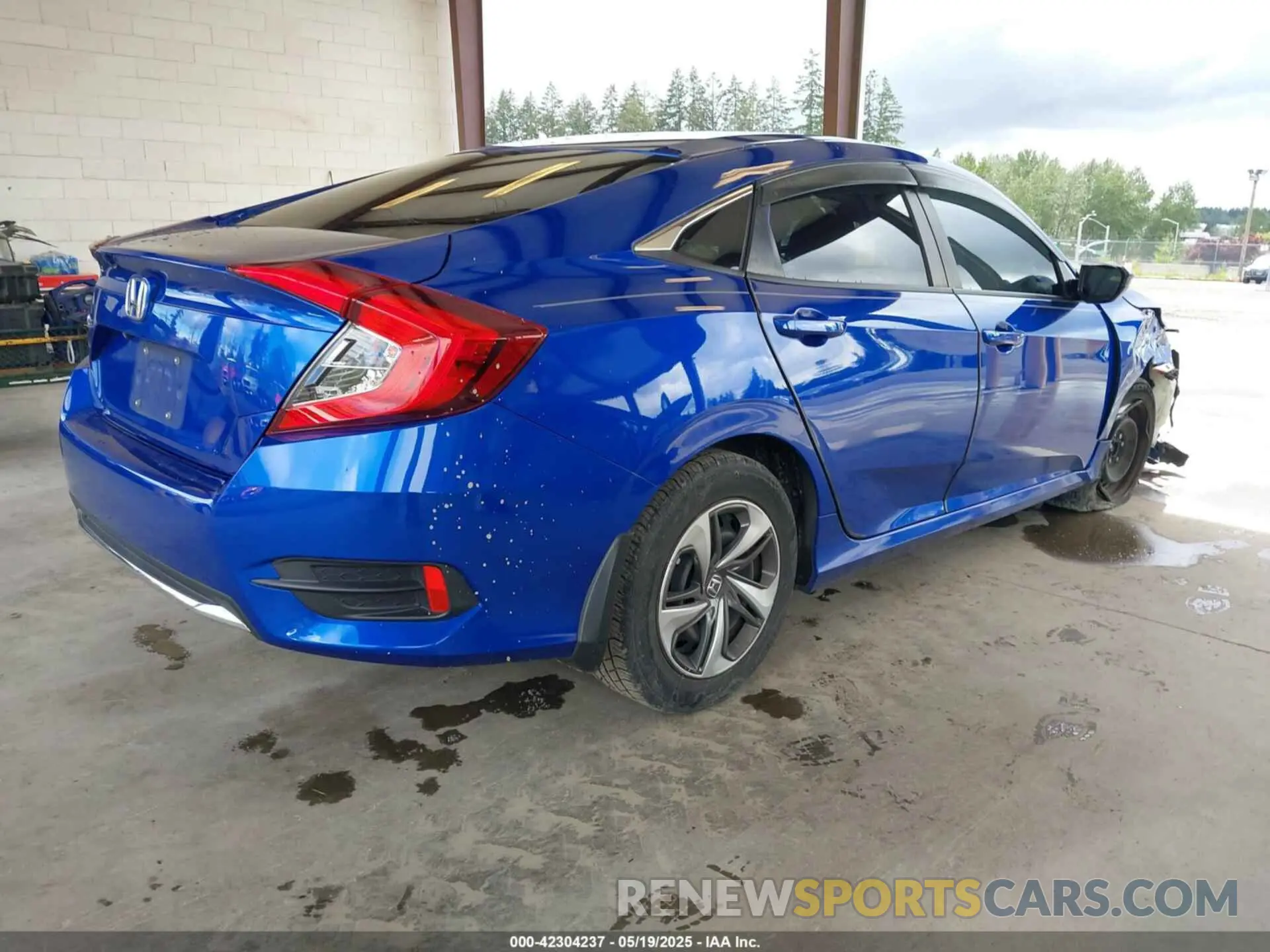 4 Photograph of a damaged car 19XFC2F6XKE007850 HONDA CIVIC 2019