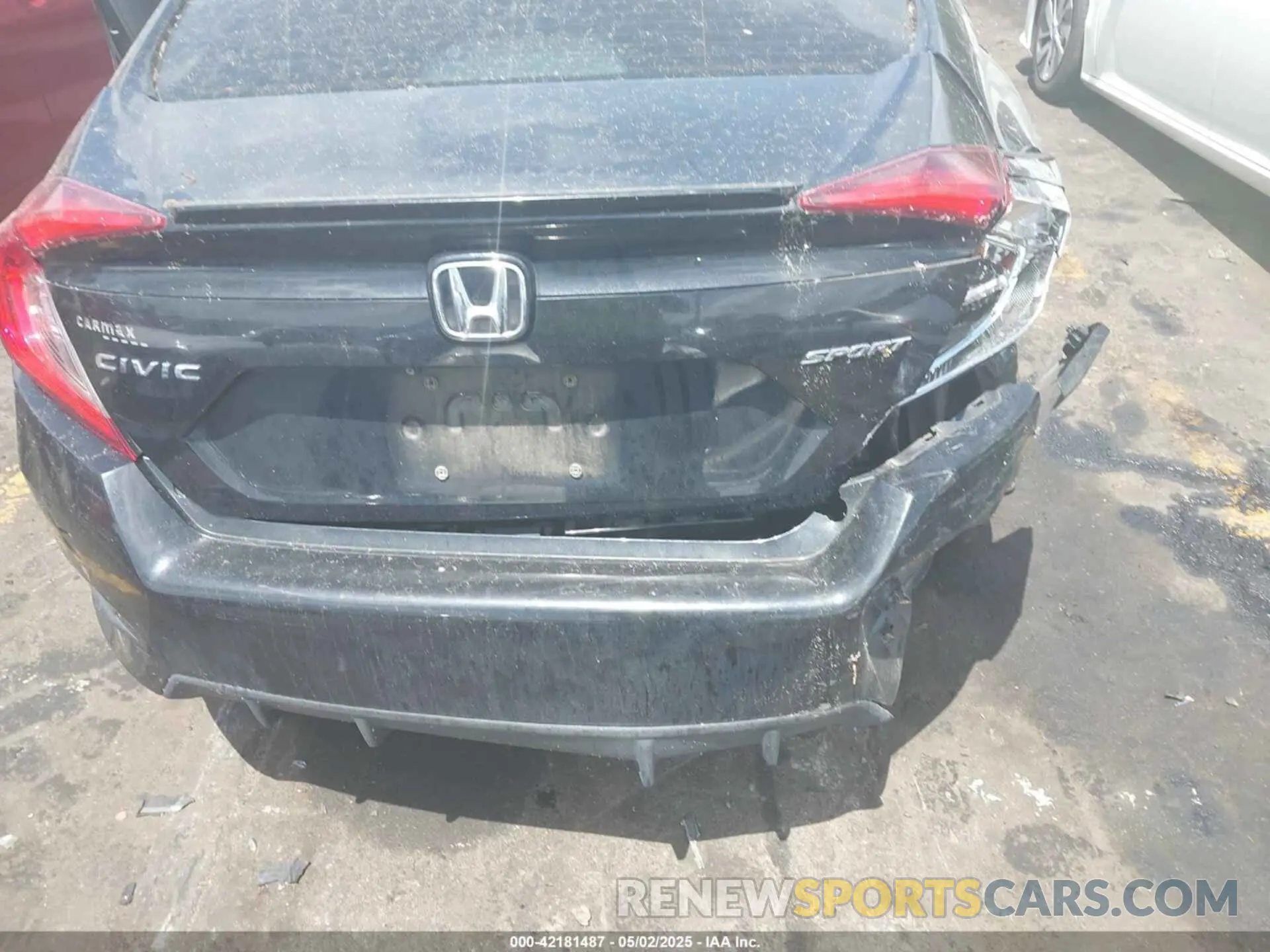 6 Фотография поврежденного автомобиля 19XFC2F80KE020706 HONDA CIVIC 2019