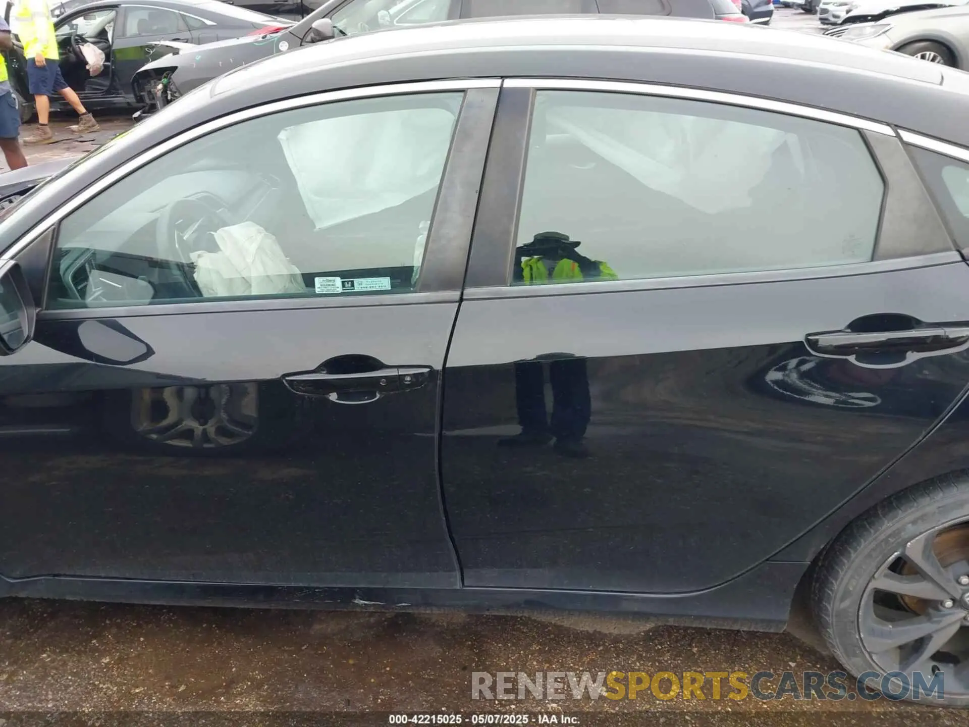 14 Photograph of a damaged car 19XFC2F80KE047548 HONDA CIVIC 2019
