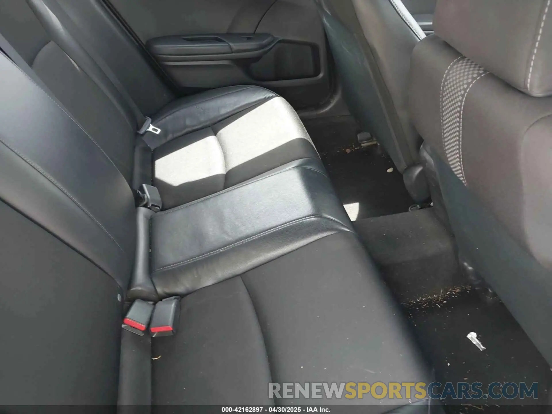 8 Photograph of a damaged car 19XFC2F80KE049025 HONDA CIVIC 2019