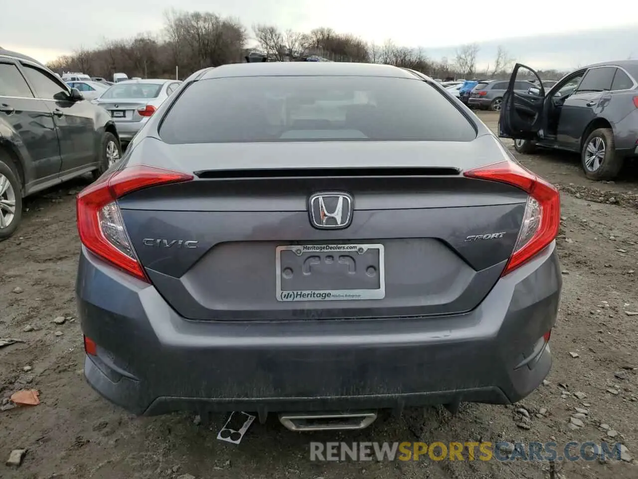6 Photograph of a damaged car 19XFC2F82KE211799 HONDA CIVIC 2019