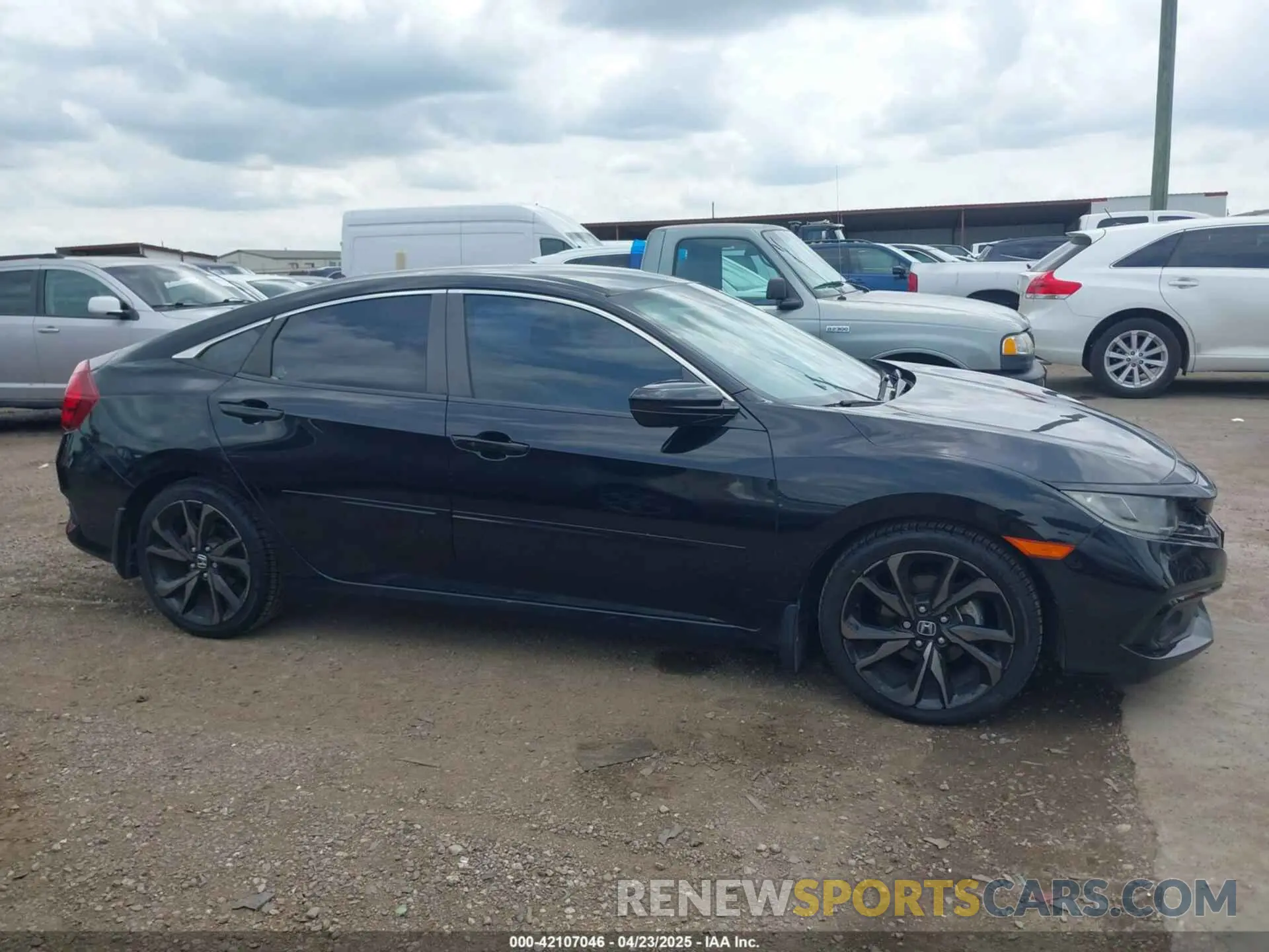 13 Фотография поврежденного автомобиля 19XFC2F85KE017820 HONDA CIVIC 2019
