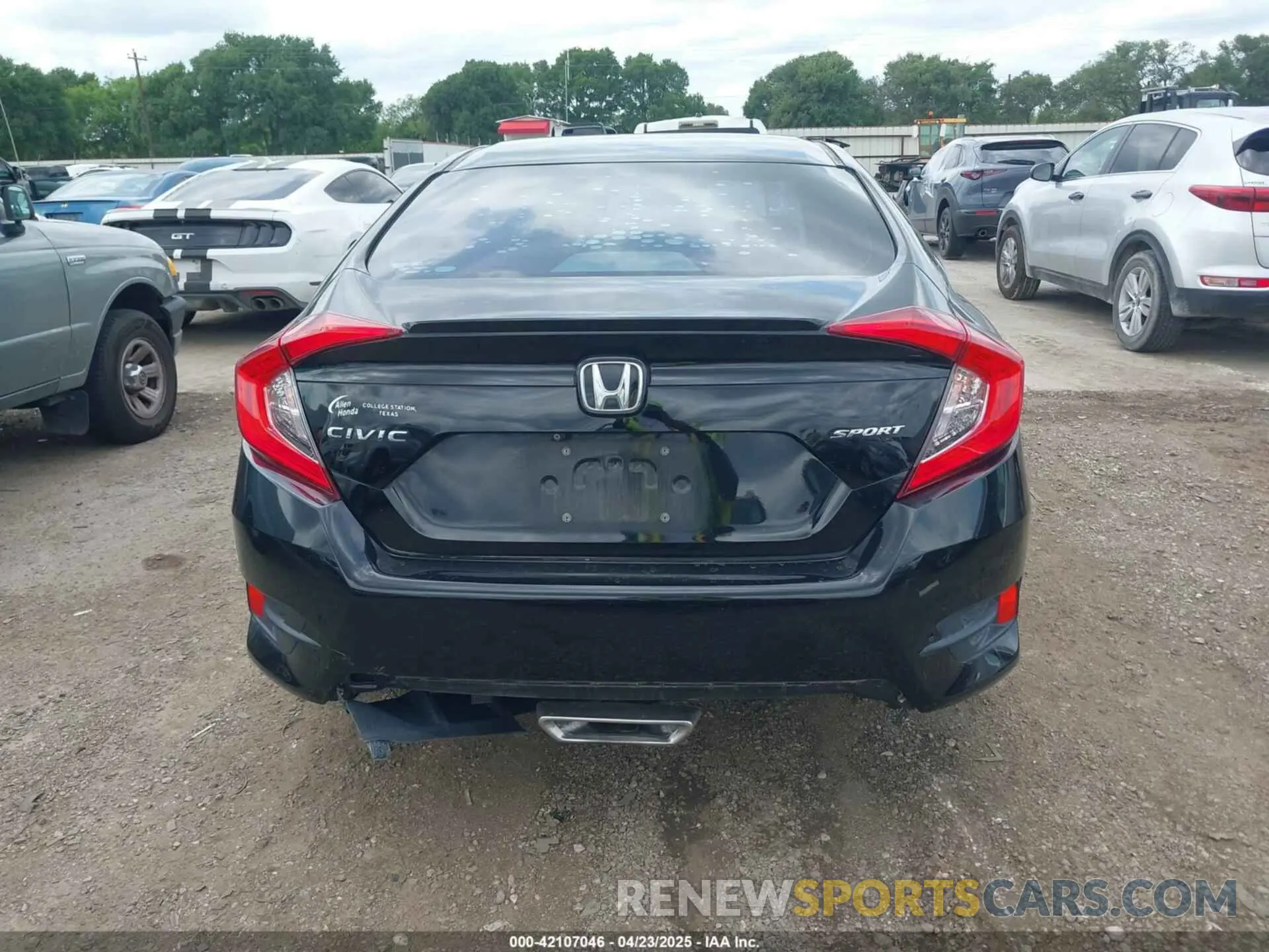 16 Фотография поврежденного автомобиля 19XFC2F85KE017820 HONDA CIVIC 2019
