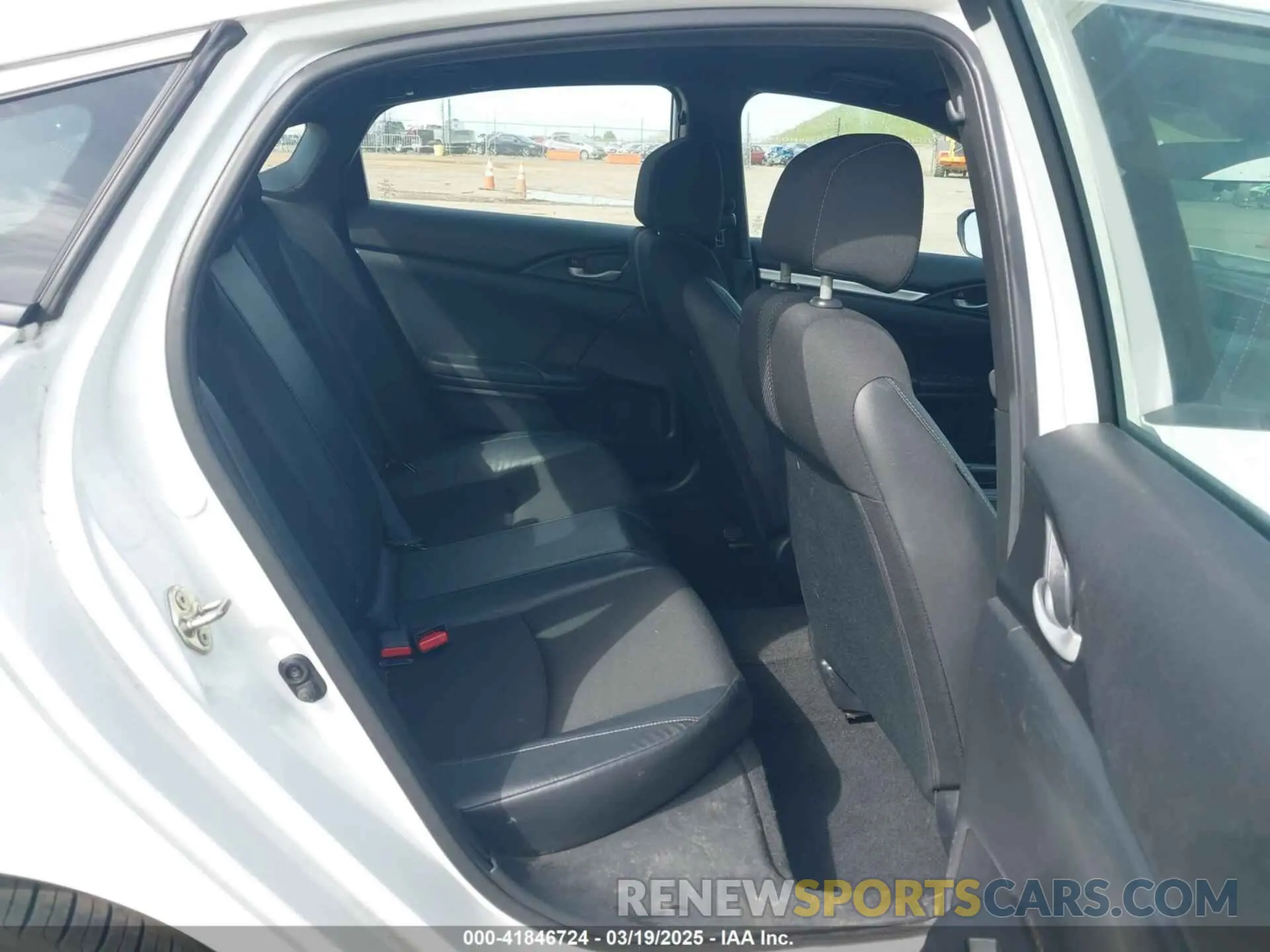 8 Photograph of a damaged car 19XFC2F85KE210856 HONDA CIVIC 2019