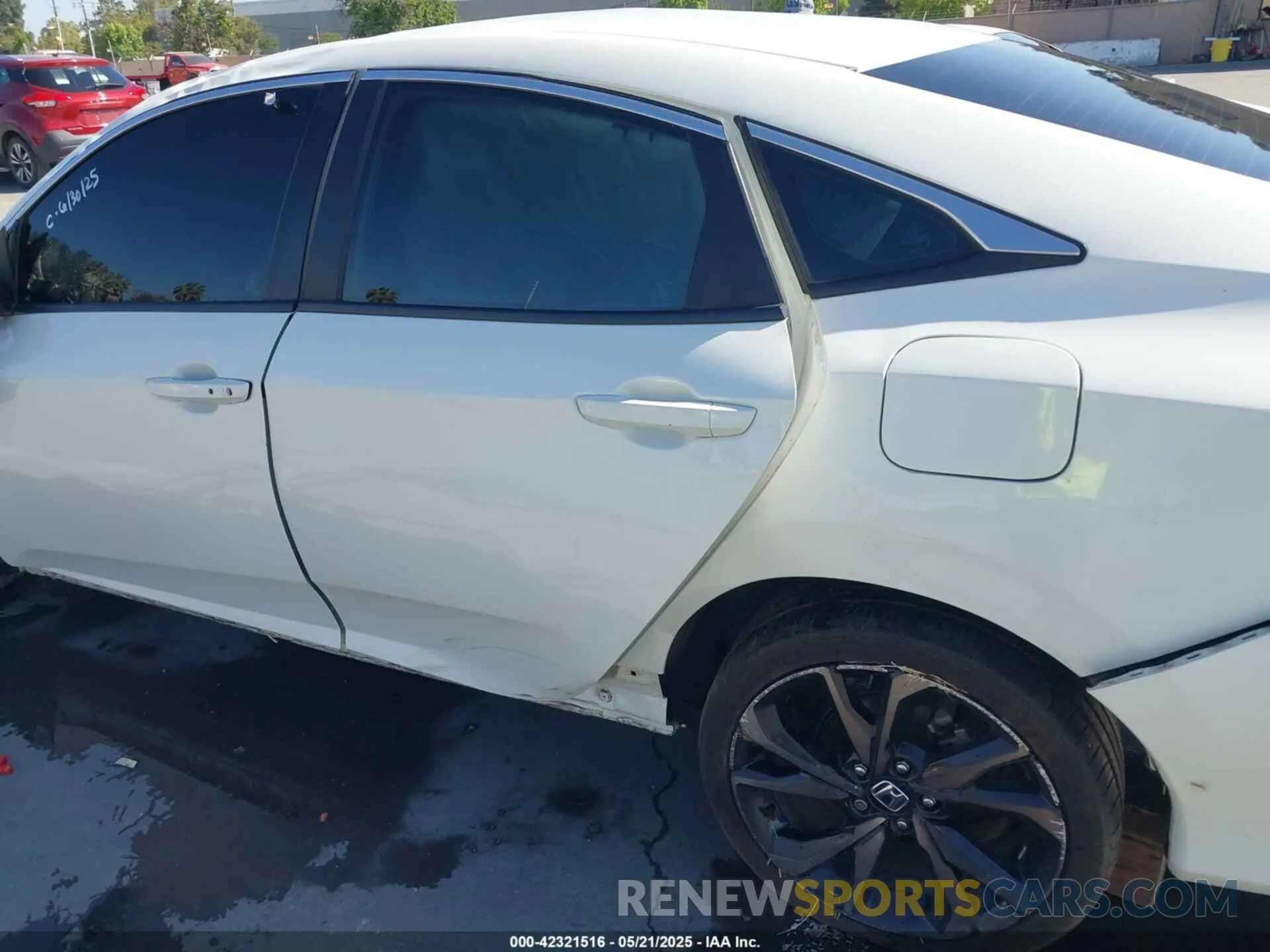 15 Photograph of a damaged car 19XFC2F85KE212204 HONDA CIVIC 2019