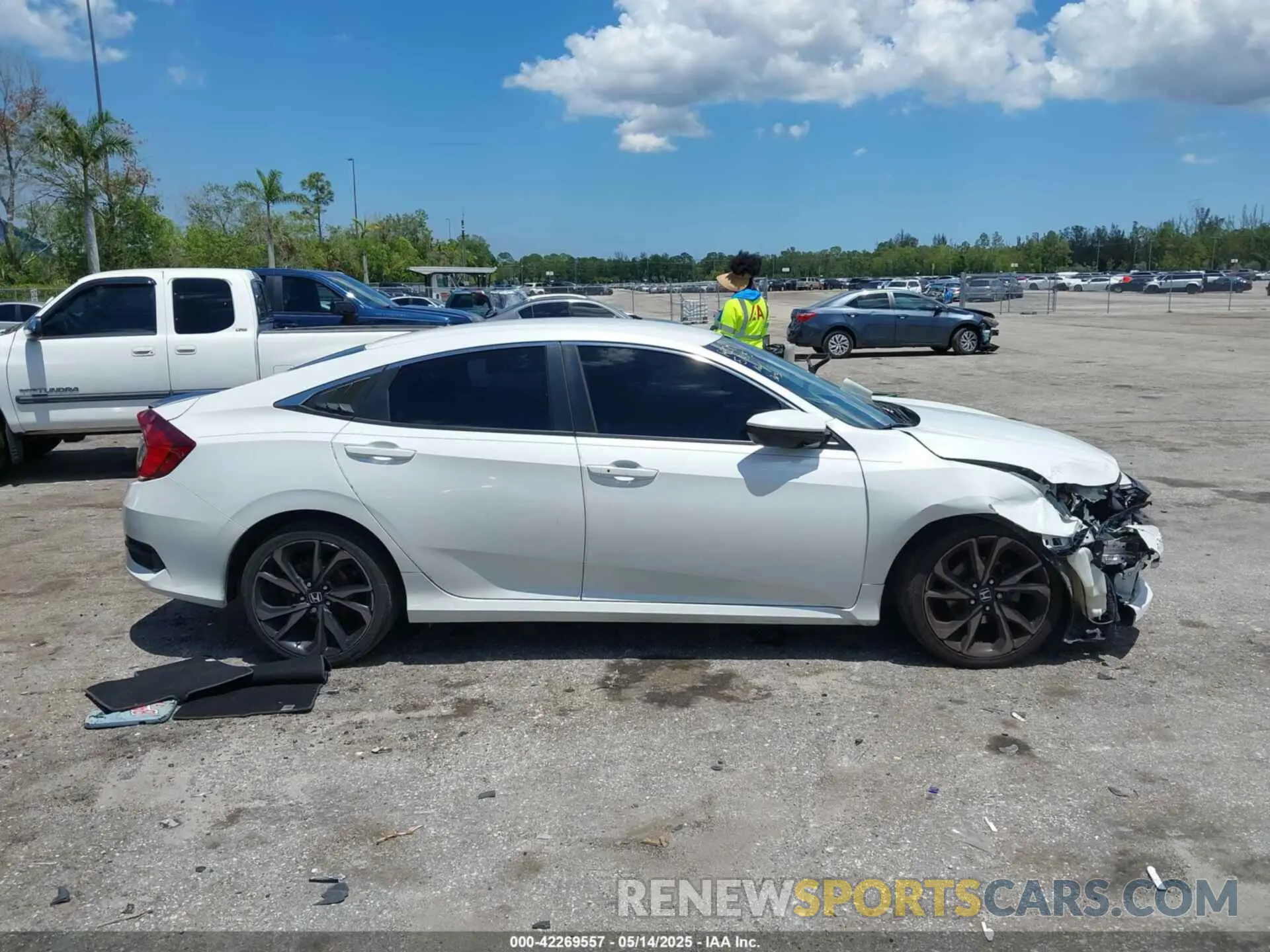 13 Фотография поврежденного автомобиля 19XFC2F88KE047720 HONDA CIVIC 2019