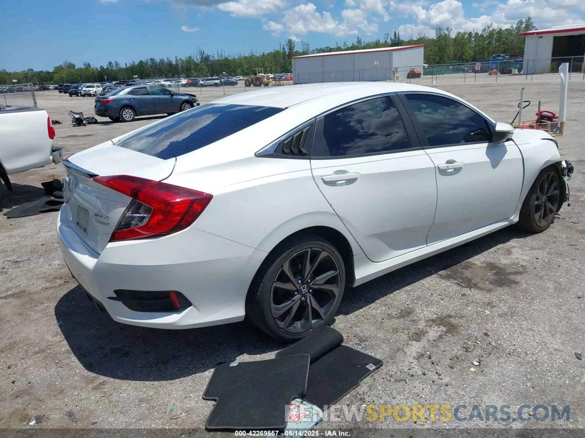 4 Фотография поврежденного автомобиля 19XFC2F88KE047720 HONDA CIVIC 2019