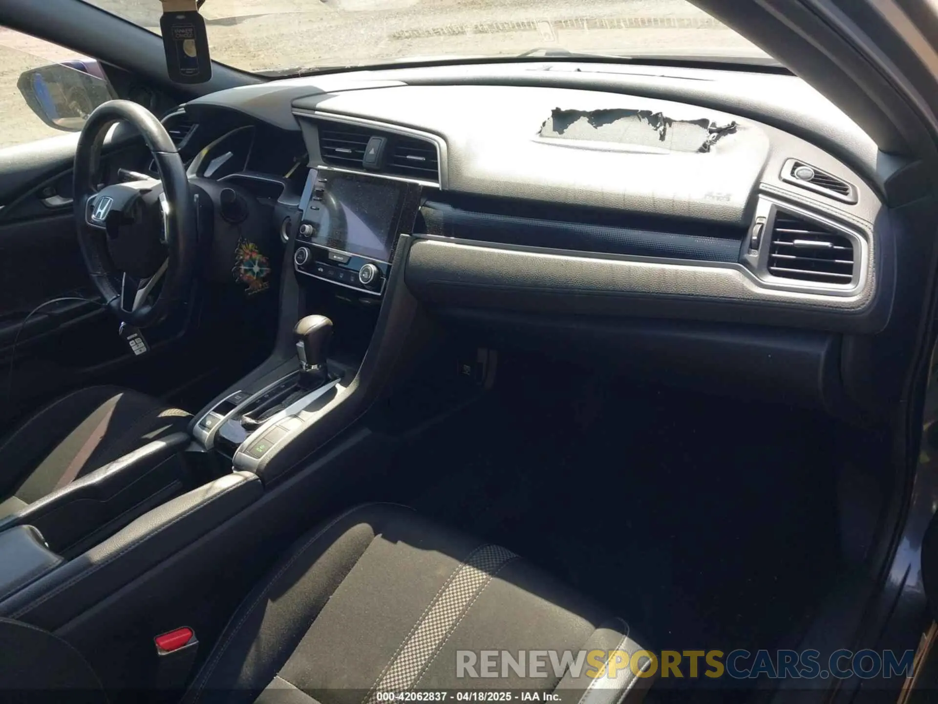 5 Фотография поврежденного автомобиля 19XFC2F88KE208342 HONDA CIVIC 2019