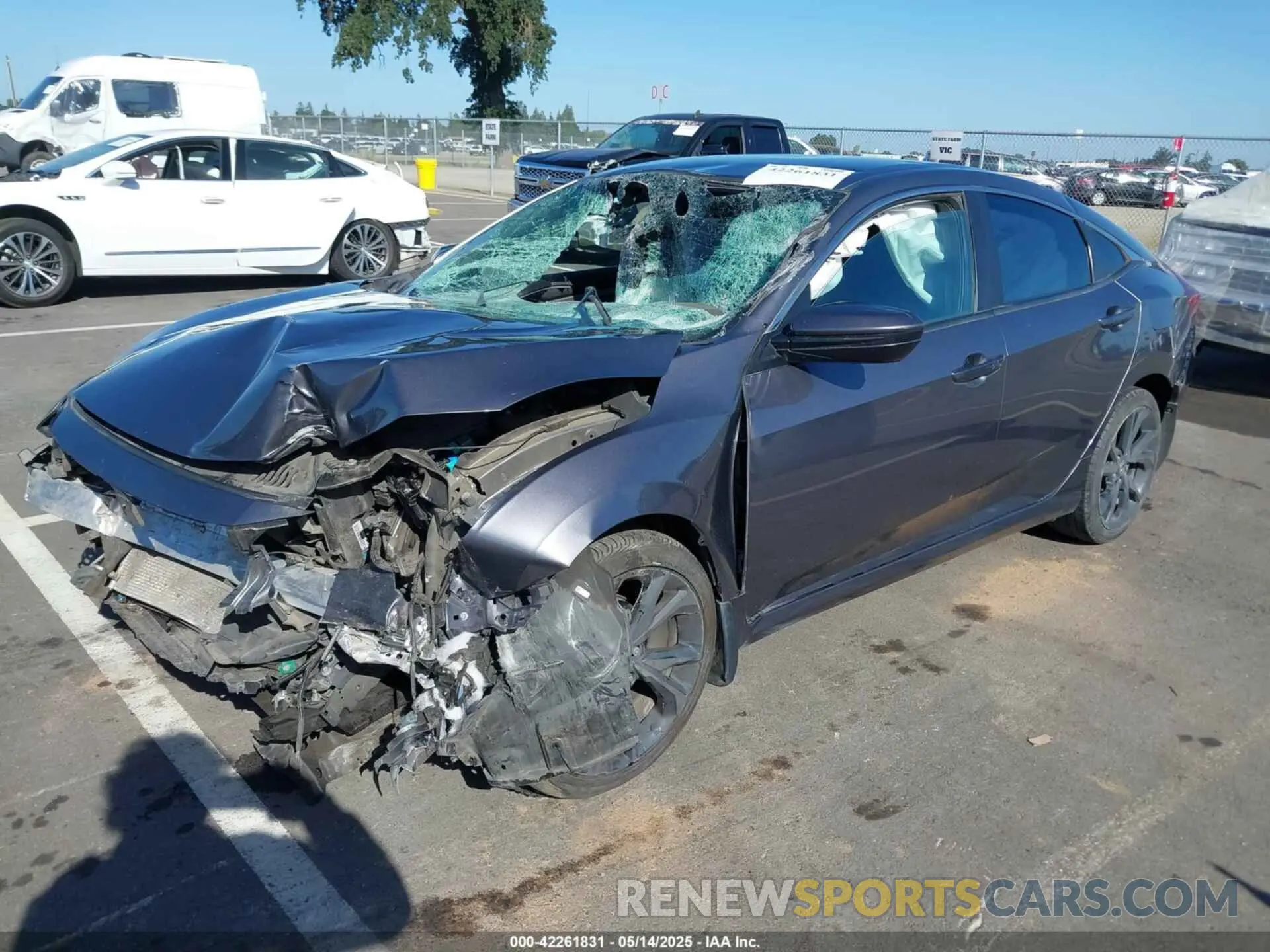 2 Фотография поврежденного автомобиля 19XFC2F88KE213279 HONDA CIVIC 2019