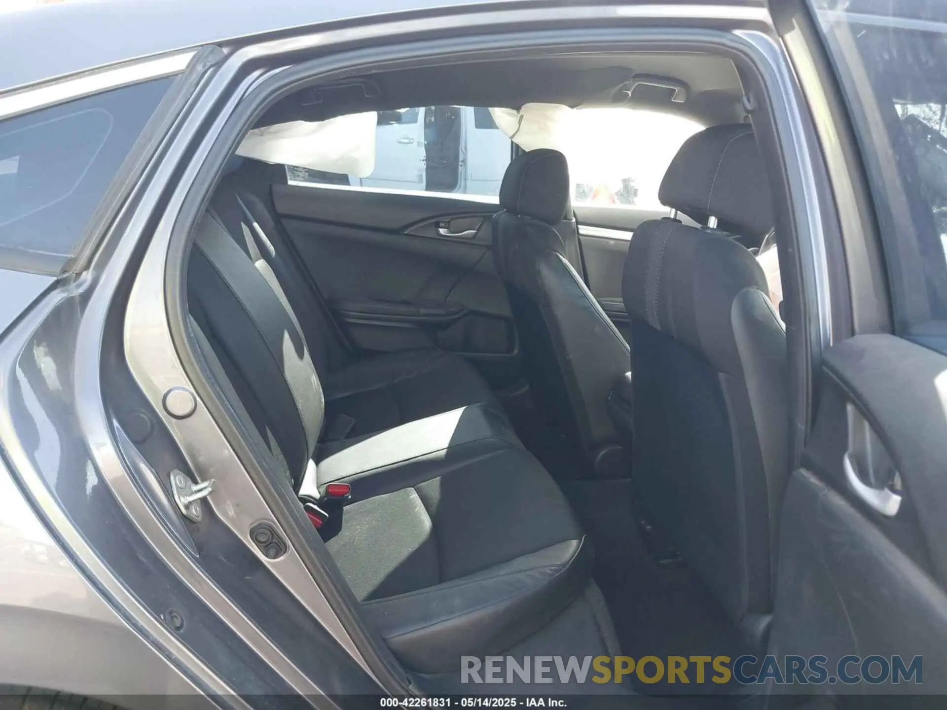 8 Фотография поврежденного автомобиля 19XFC2F88KE213279 HONDA CIVIC 2019