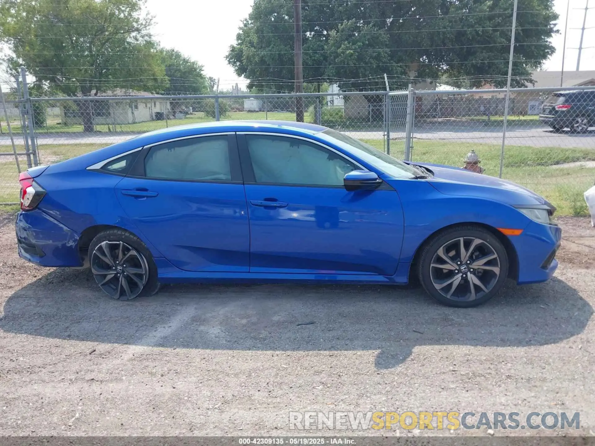 13 Photograph of a damaged car 19XFC2F8XKE045192 HONDA CIVIC 2019