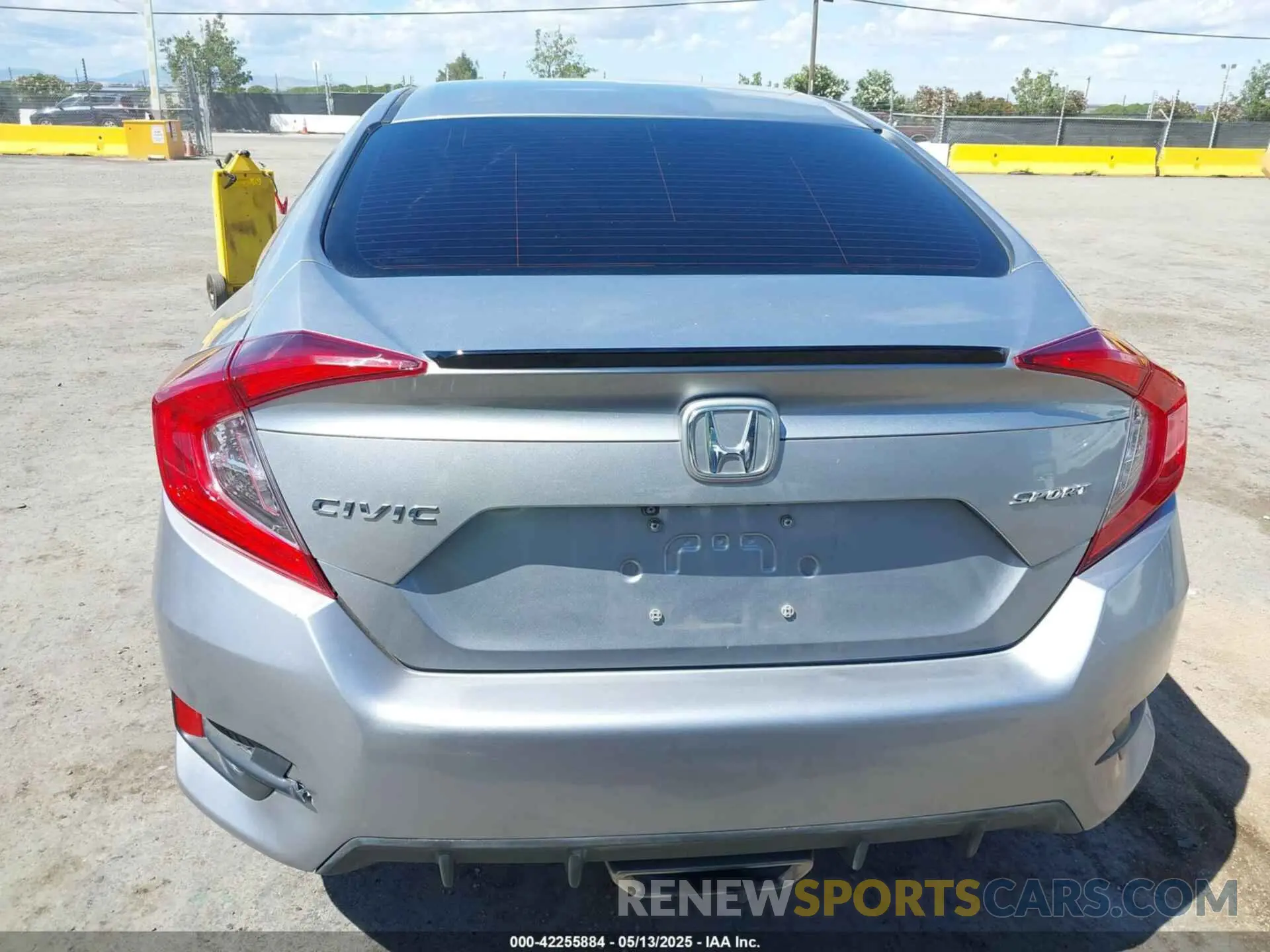 16 Фотография поврежденного автомобиля 19XFC2F8XKE212232 HONDA CIVIC 2019
