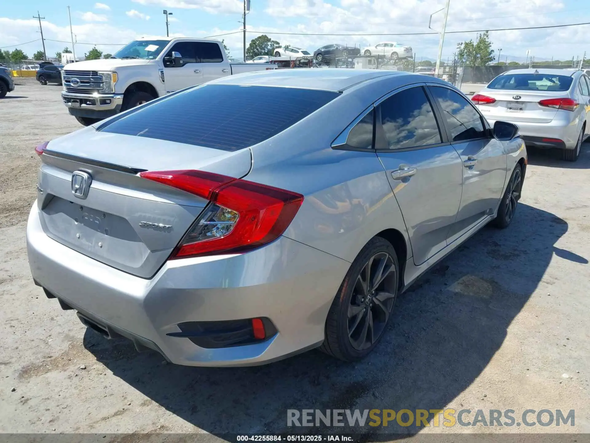 4 Фотография поврежденного автомобиля 19XFC2F8XKE212232 HONDA CIVIC 2019
