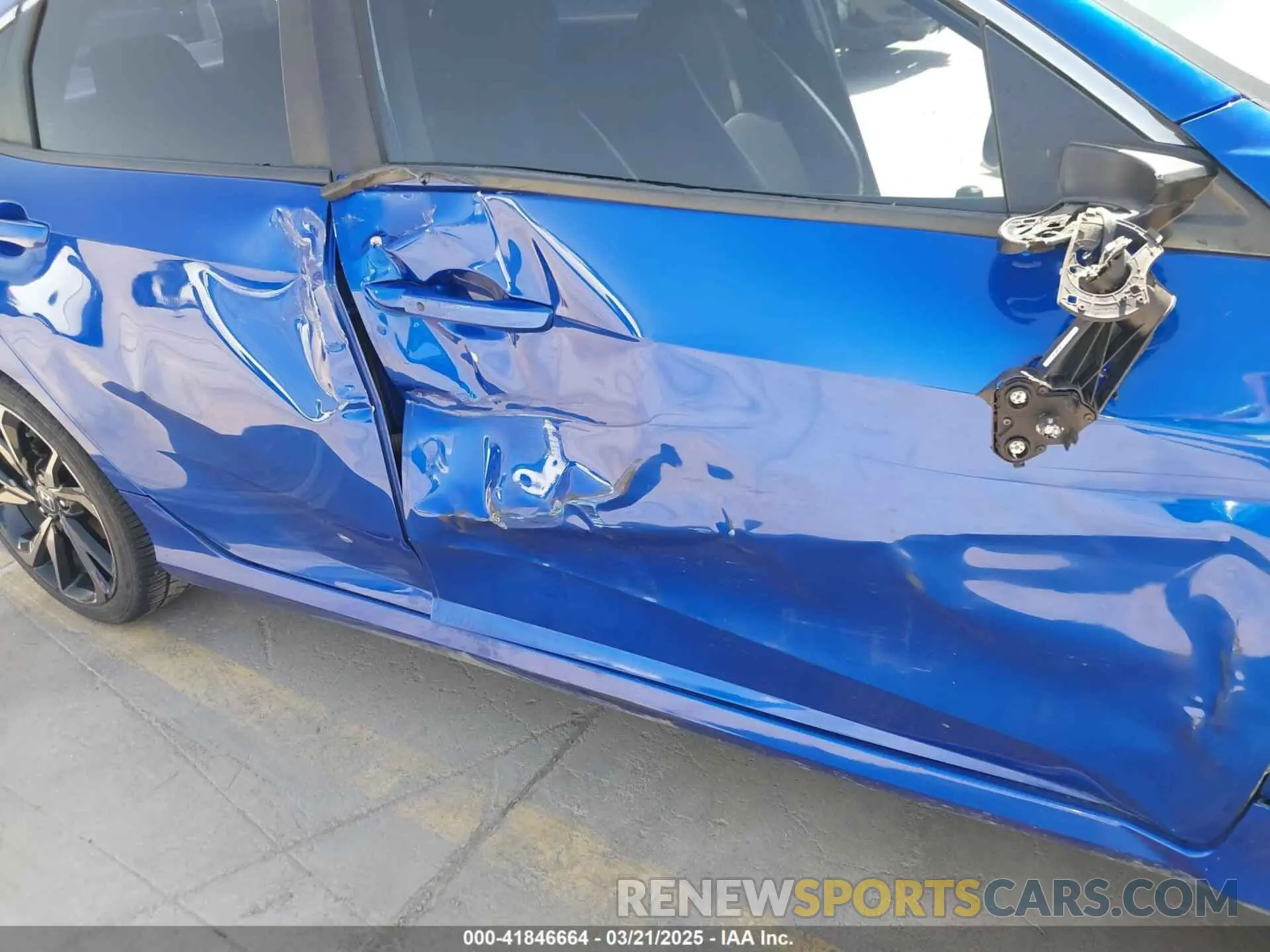 17 Photograph of a damaged car 2HGFC2E89KH566573 HONDA CIVIC 2019
