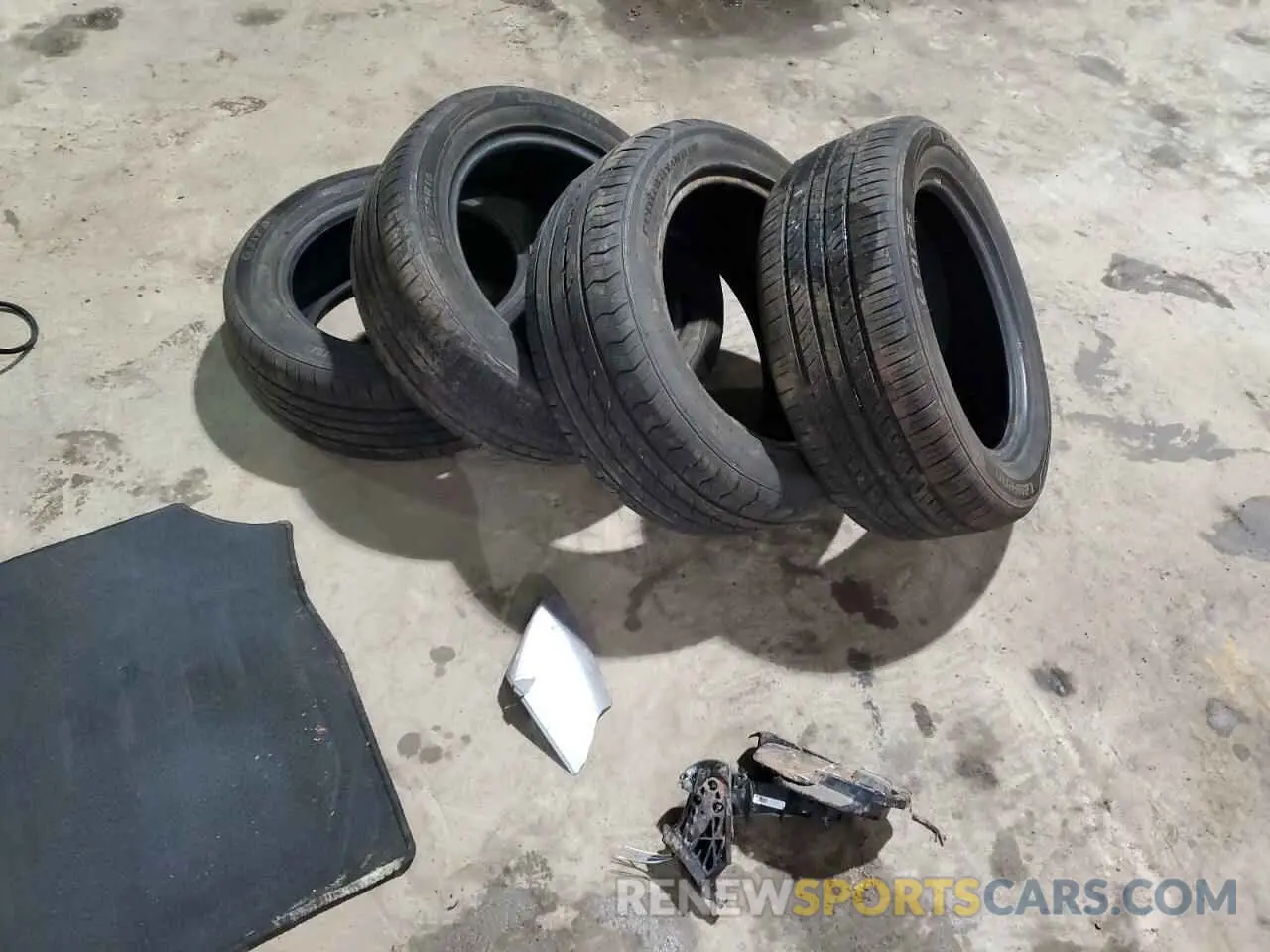 12 Photograph of a damaged car 2HGFC2F5XKH010325 HONDA CIVIC 2019