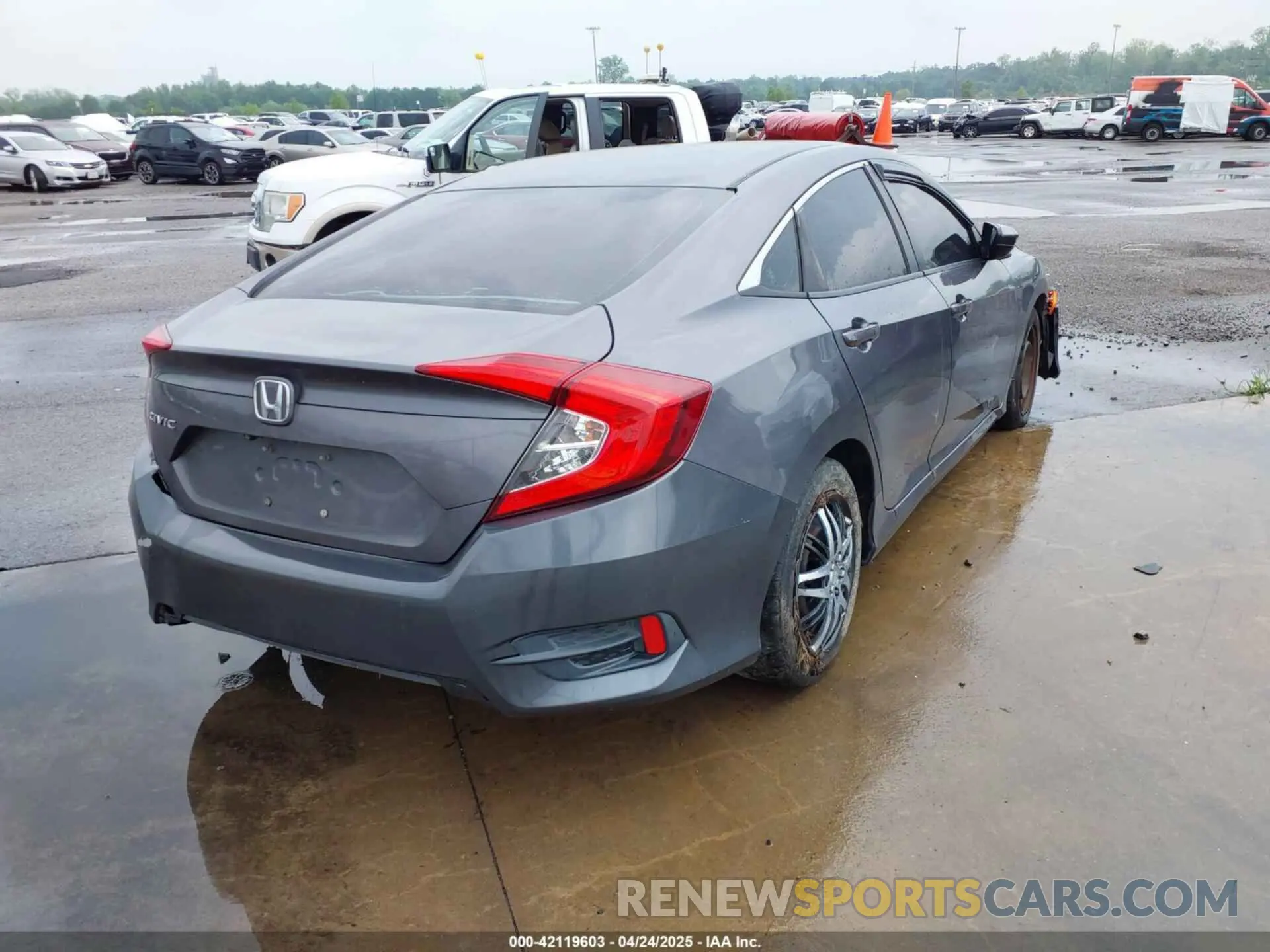 4 Фотография поврежденного автомобиля 2HGFC2F60KH537797 HONDA CIVIC 2019