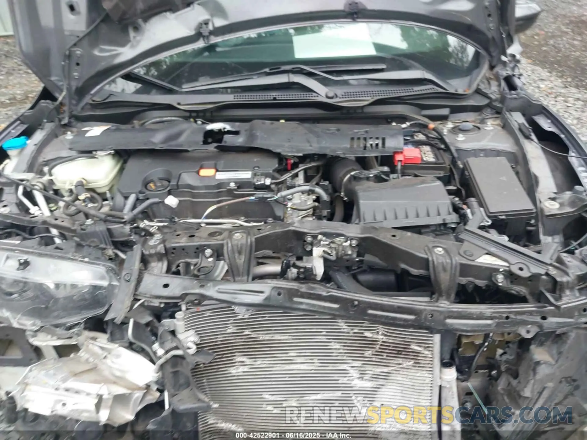 10 Photograph of a damaged car 2HGFC2F60KH562103 HONDA CIVIC 2019