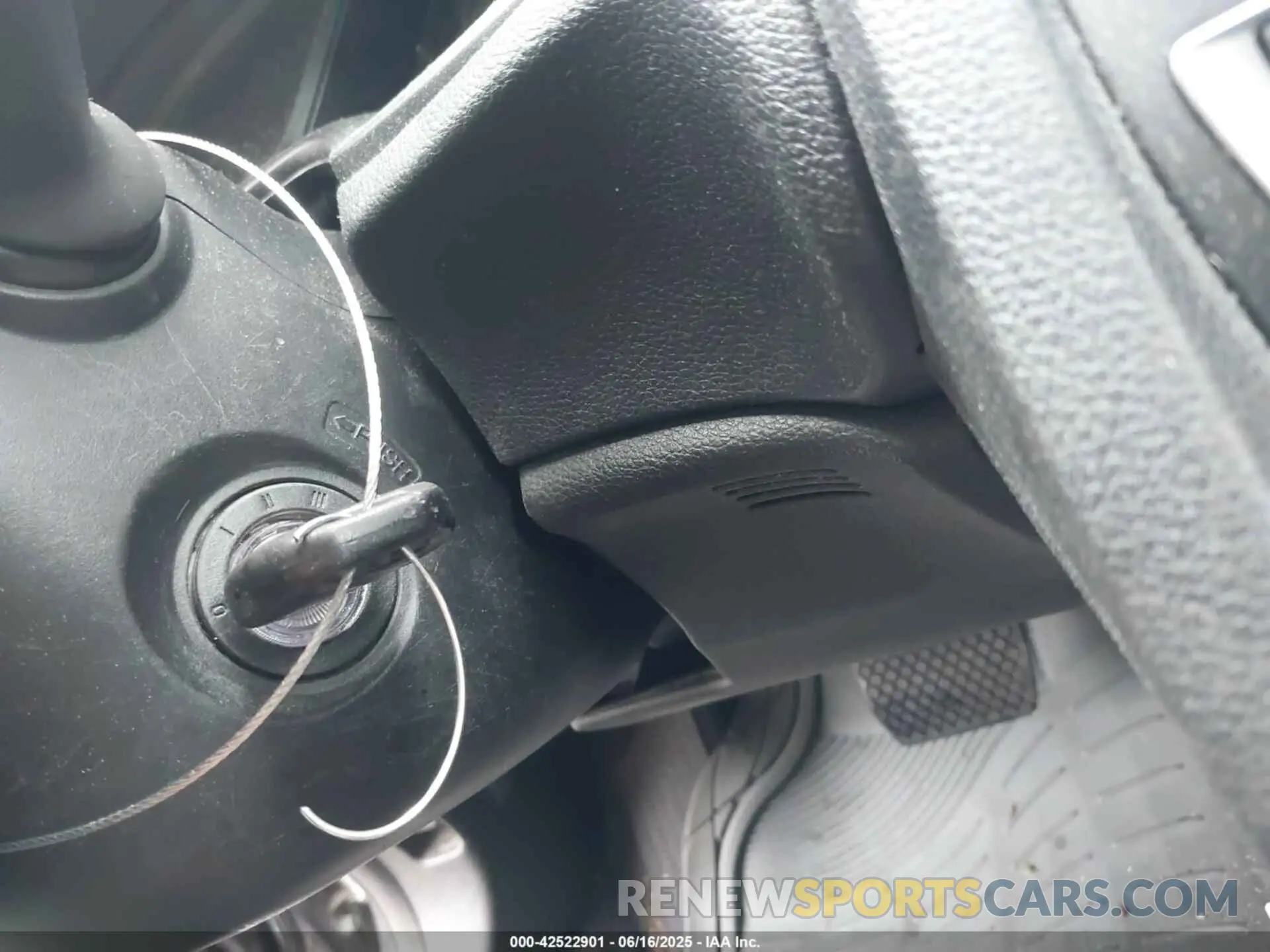 11 Photograph of a damaged car 2HGFC2F60KH562103 HONDA CIVIC 2019