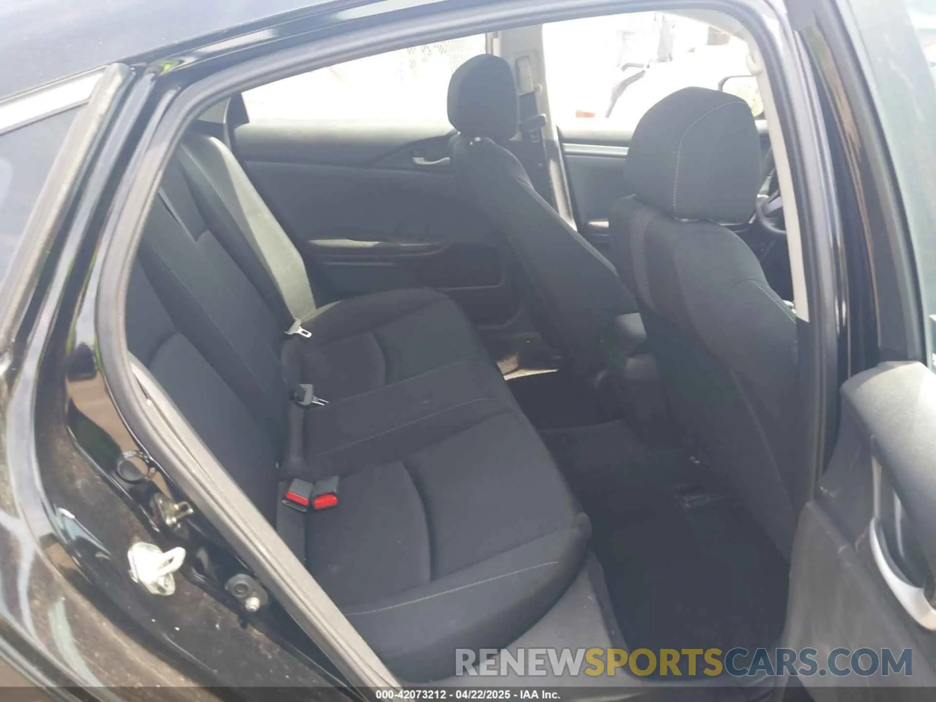 8 Photograph of a damaged car 2HGFC2F61KH510012 HONDA CIVIC 2019