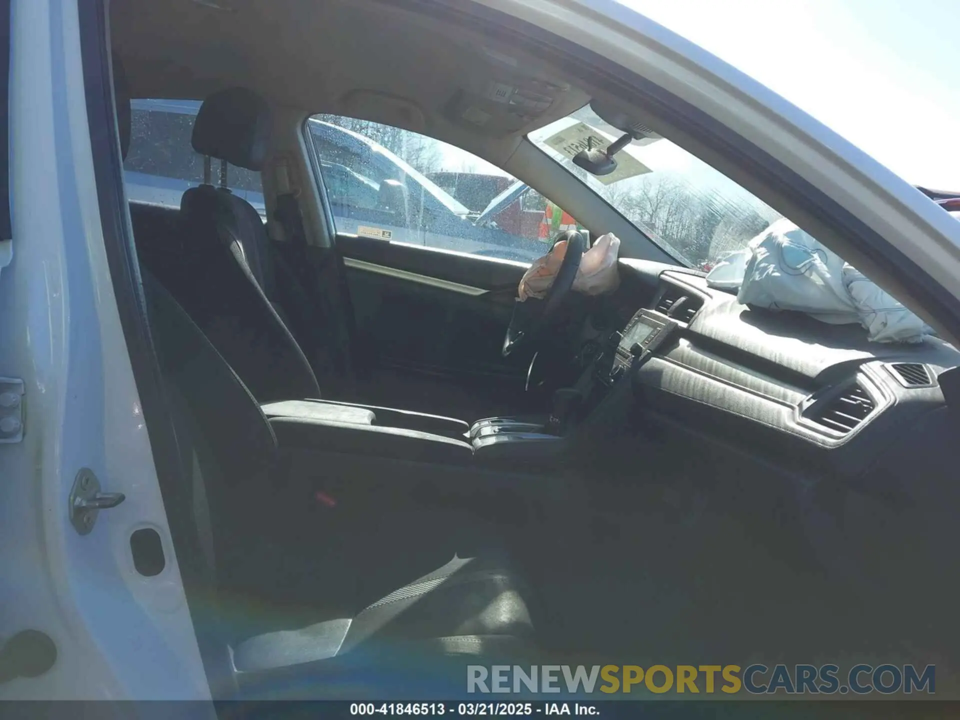 5 Photograph of a damaged car 2HGFC2F61KH538800 HONDA CIVIC 2019