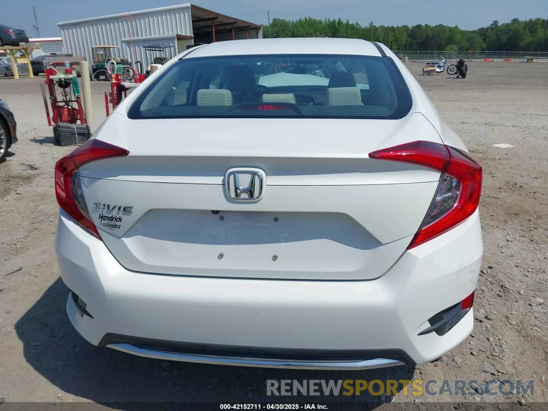 16 Photograph of a damaged car 2HGFC2F61KH606352 HONDA CIVIC 2019