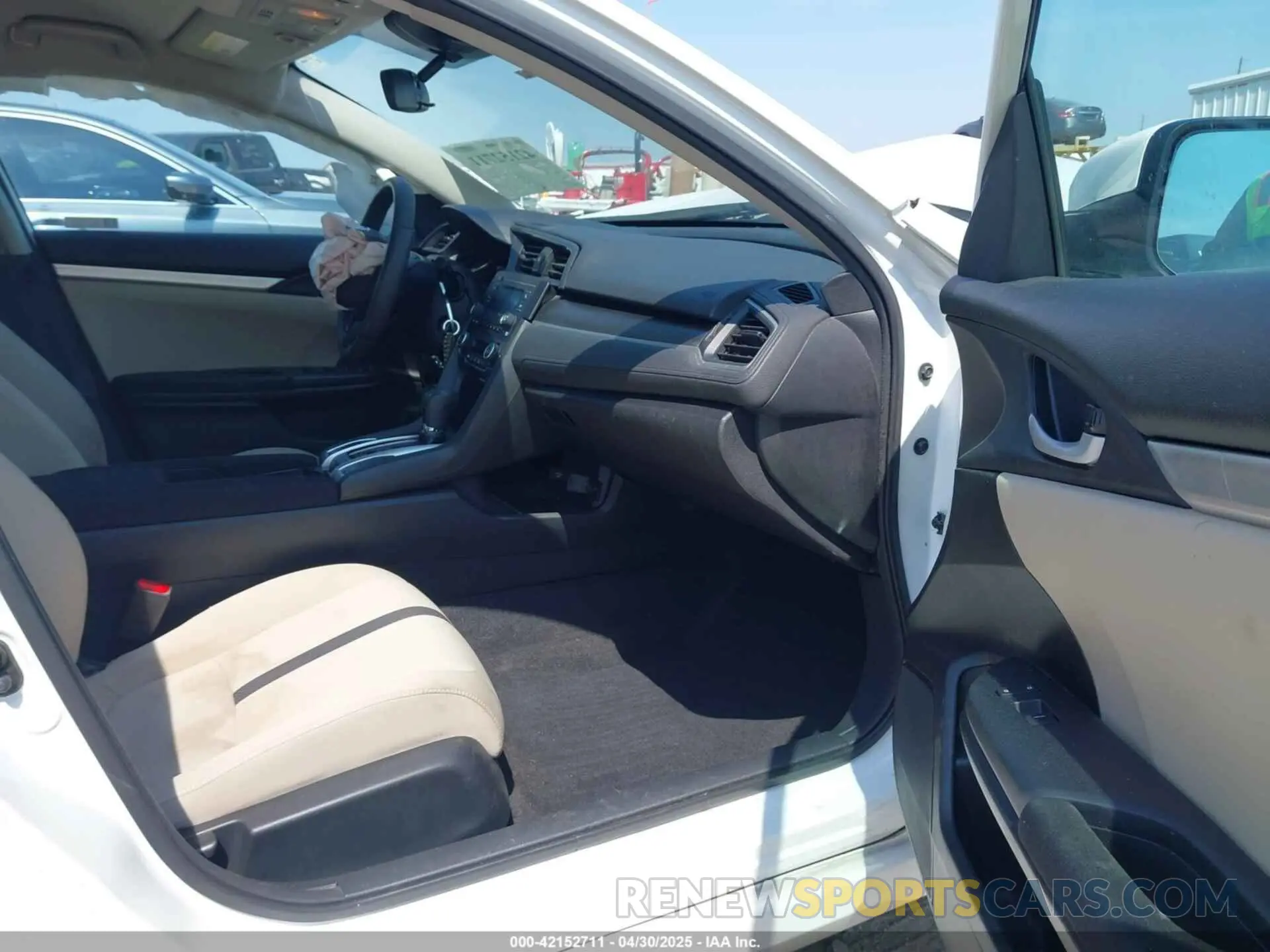 5 Photograph of a damaged car 2HGFC2F61KH606352 HONDA CIVIC 2019