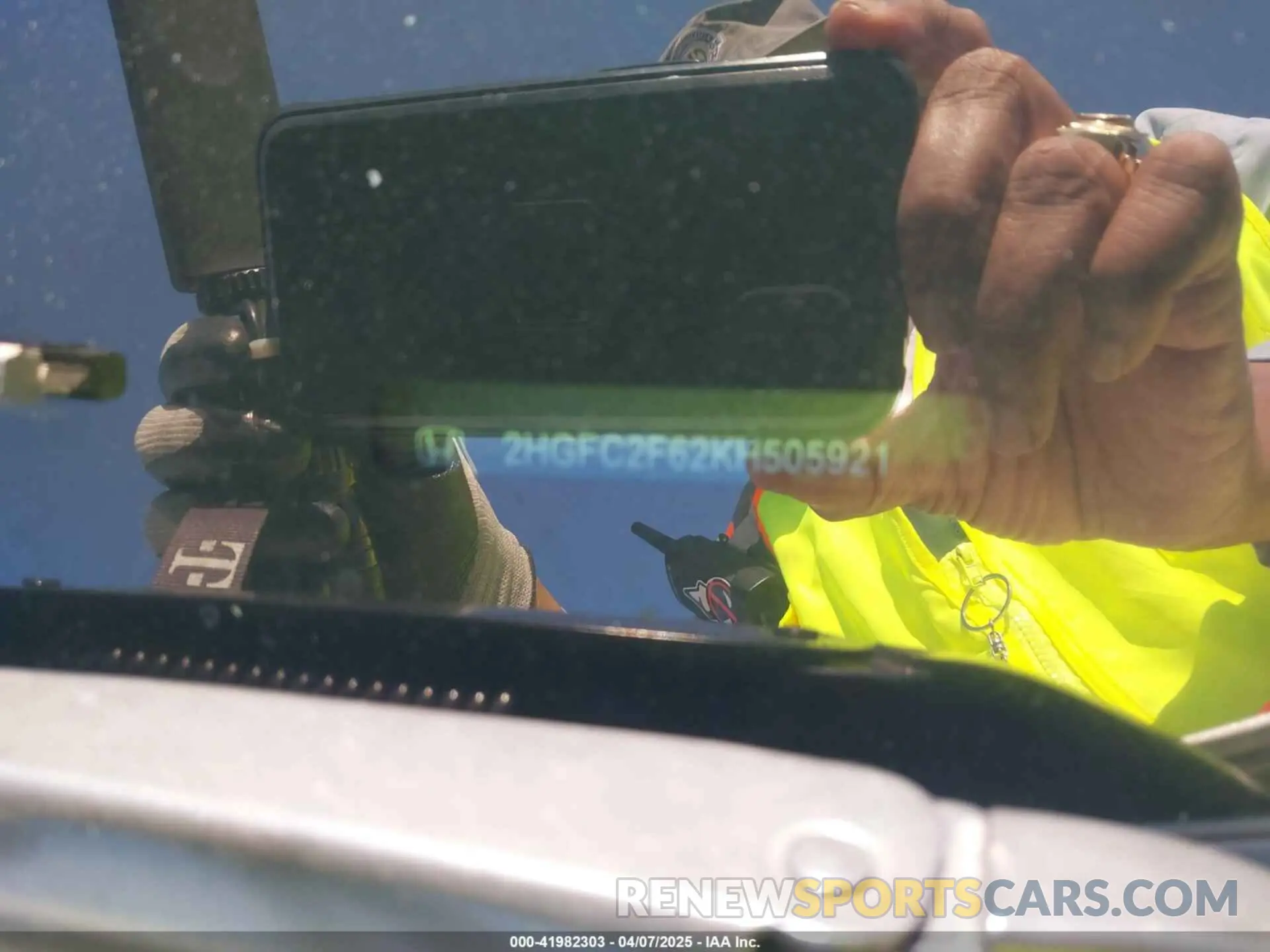 9 Photograph of a damaged car 2HGFC2F62KH505921 HONDA CIVIC 2019
