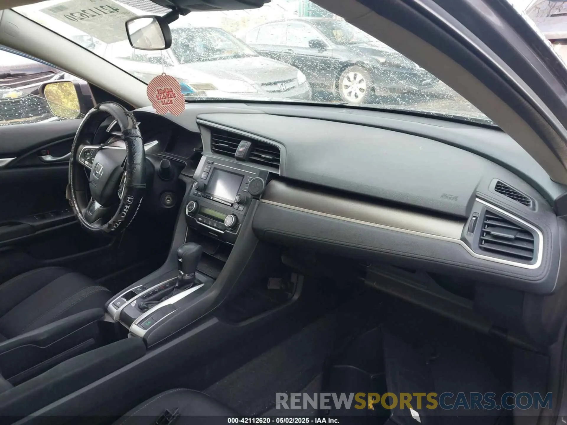 5 Photograph of a damaged car 2HGFC2F62KH558599 HONDA CIVIC 2019