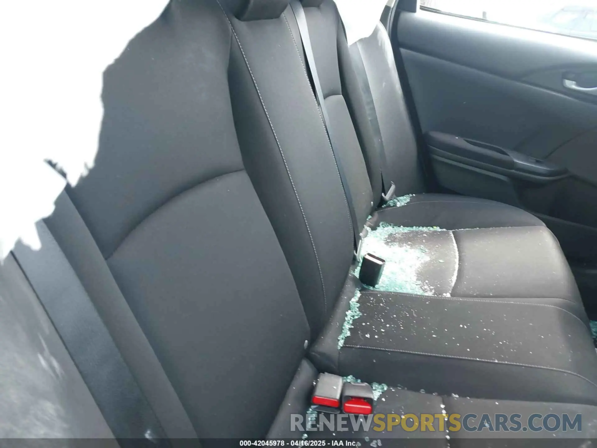8 Photograph of a damaged car 2HGFC2F62KH598732 HONDA CIVIC 2019