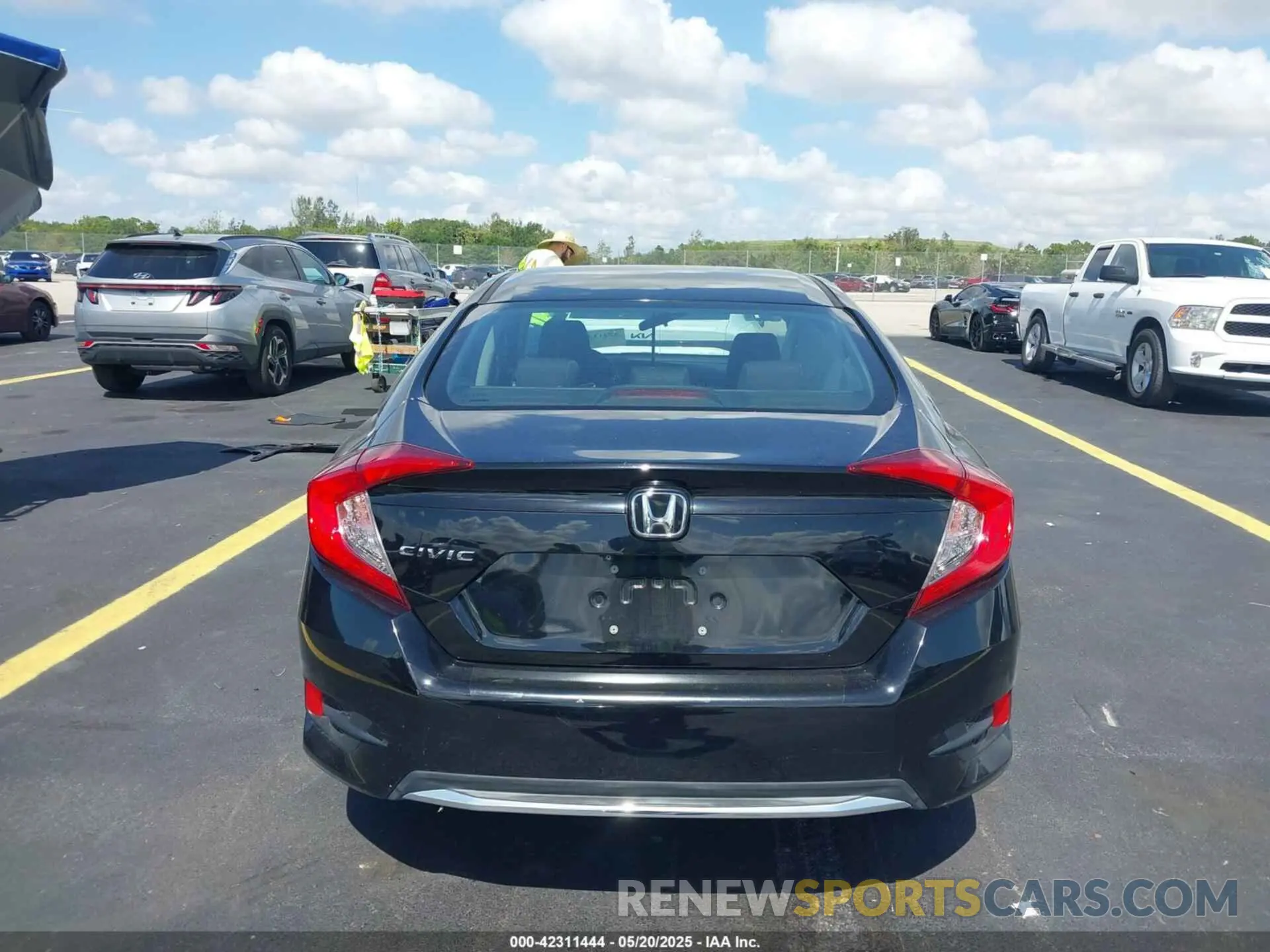 17 Photograph of a damaged car 2HGFC2F66KH598782 HONDA CIVIC 2019
