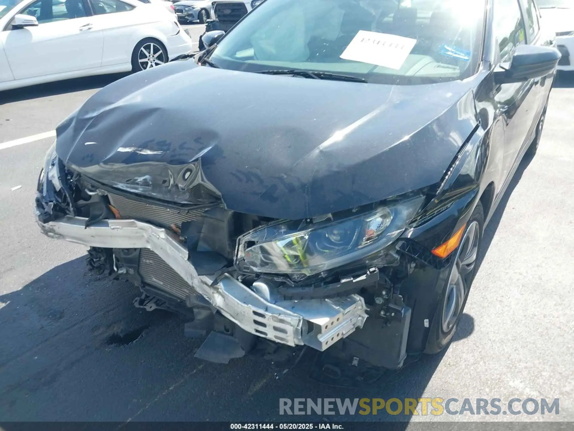 18 Photograph of a damaged car 2HGFC2F66KH598782 HONDA CIVIC 2019