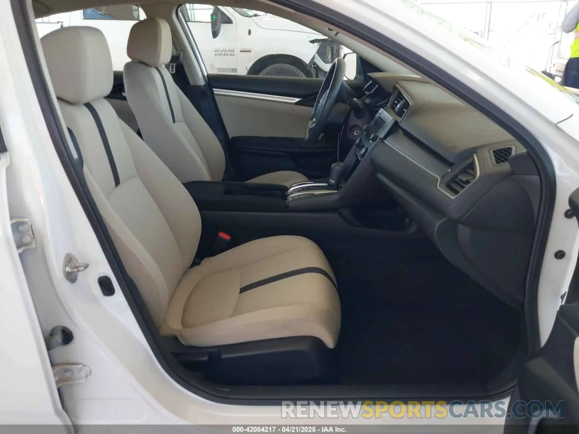 5 Photograph of a damaged car 2HGFC2F67KH568920 HONDA CIVIC 2019