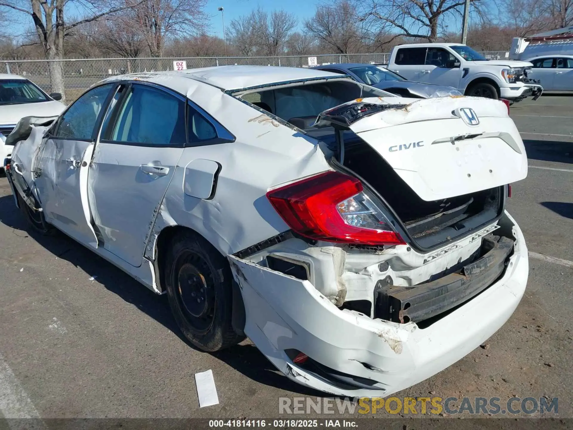 6 Photograph of a damaged car 2HGFC2F67KH572191 HONDA CIVIC 2019