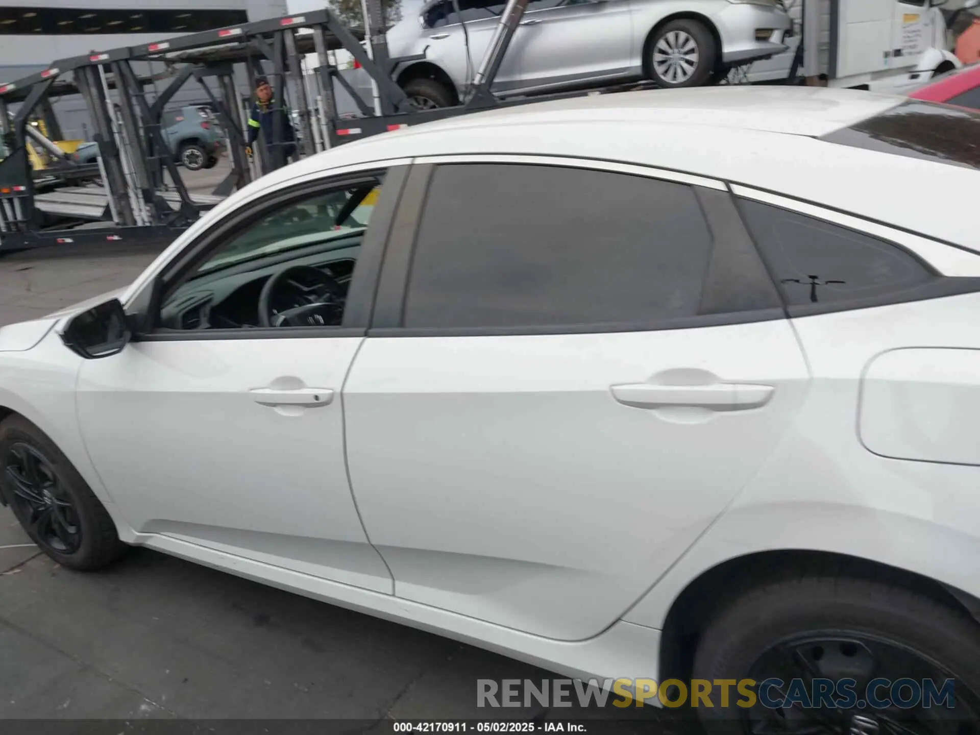15 Photograph of a damaged car 2HGFC2F68KH587637 HONDA CIVIC 2019