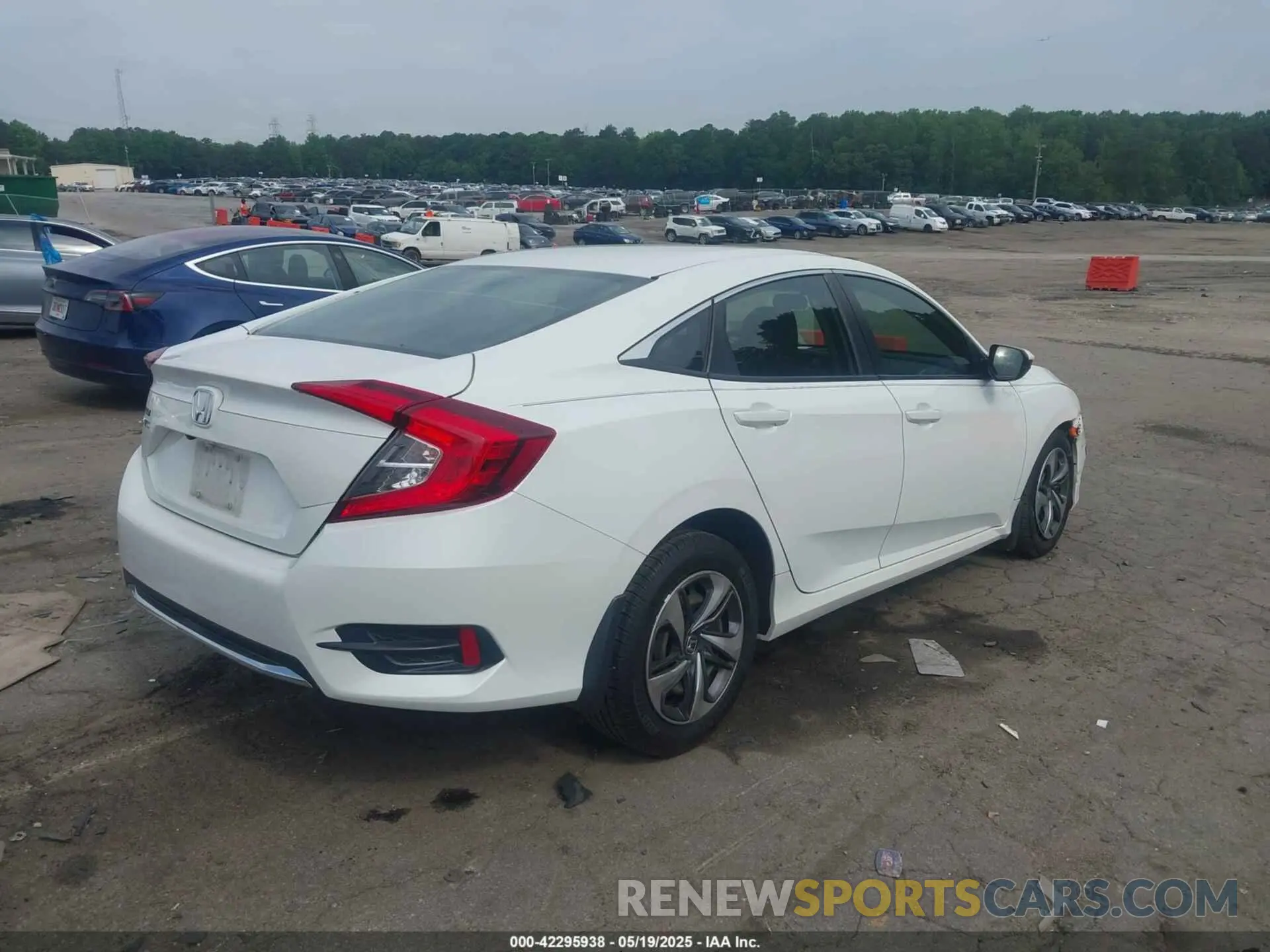 4 Photograph of a damaged car 2HGFC2F68KH603089 HONDA CIVIC 2019