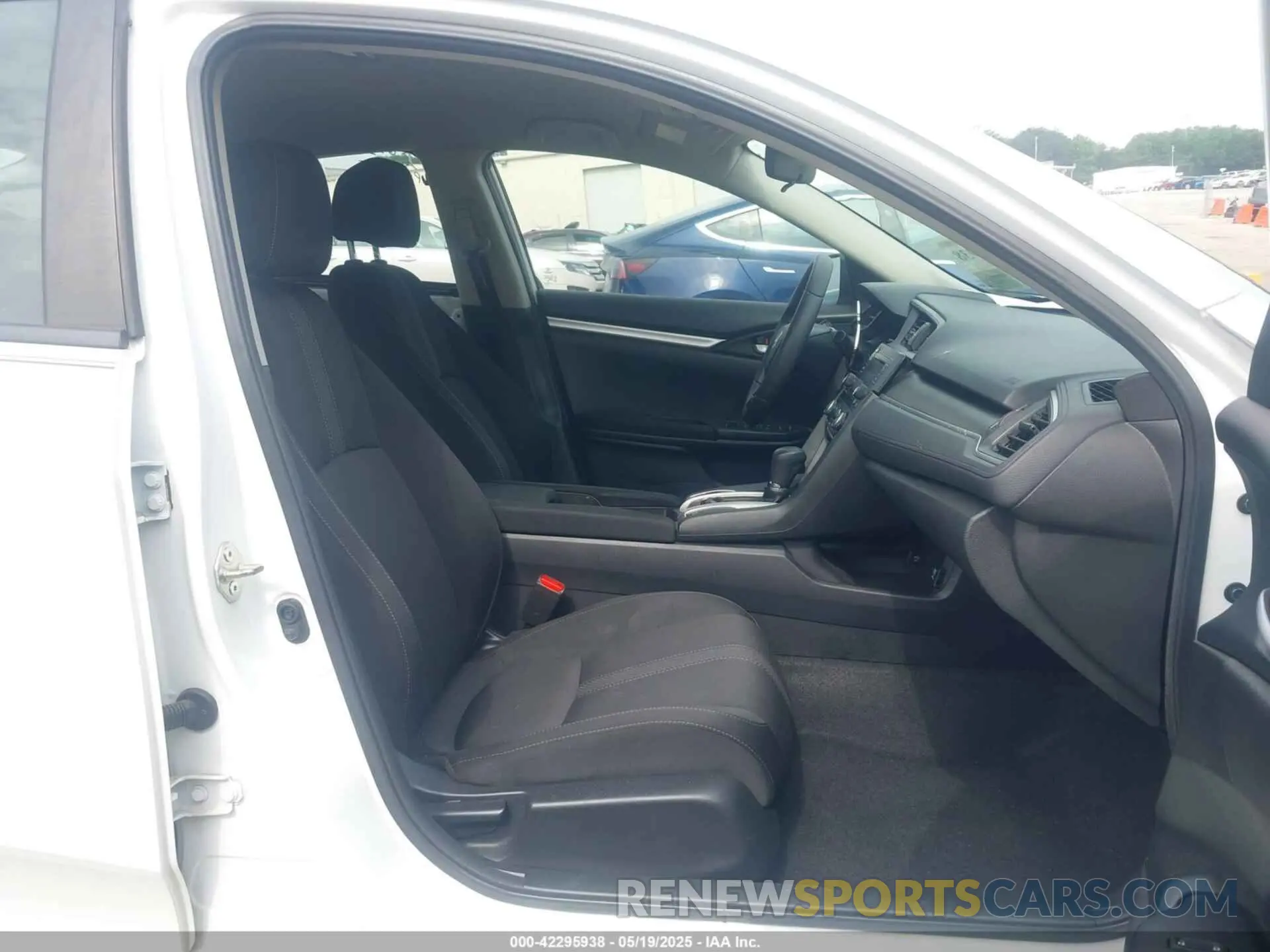 5 Photograph of a damaged car 2HGFC2F68KH603089 HONDA CIVIC 2019