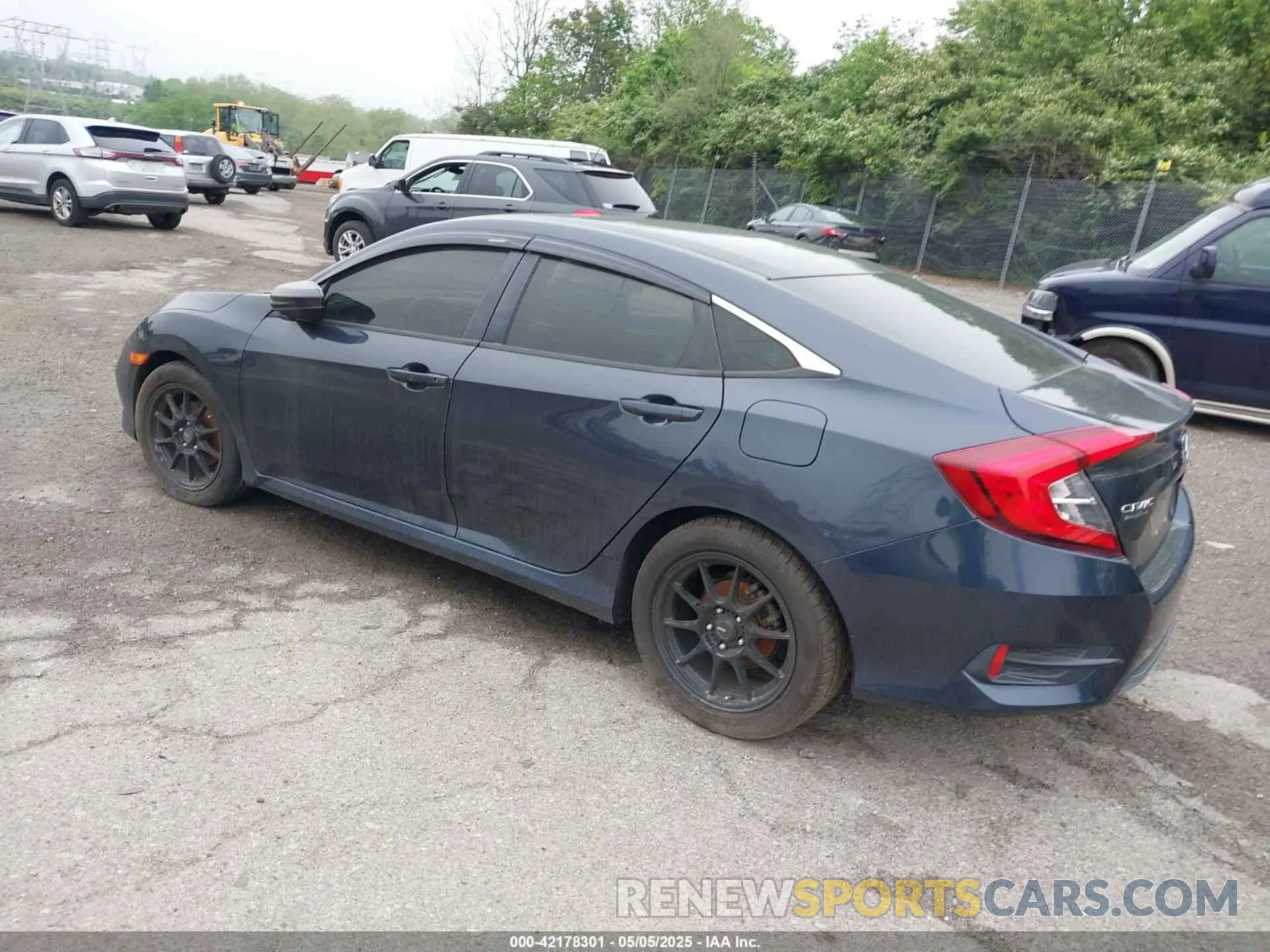 3 Photograph of a damaged car 2HGFC2F69KH533618 HONDA CIVIC 2019